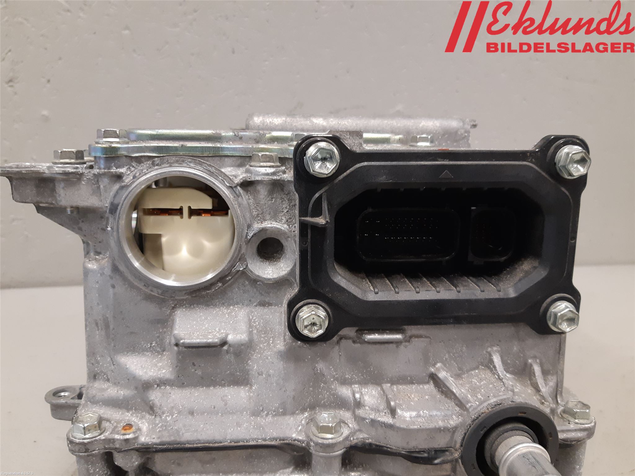 Toyota YARIS XP130 15-20 Hybridconverter
