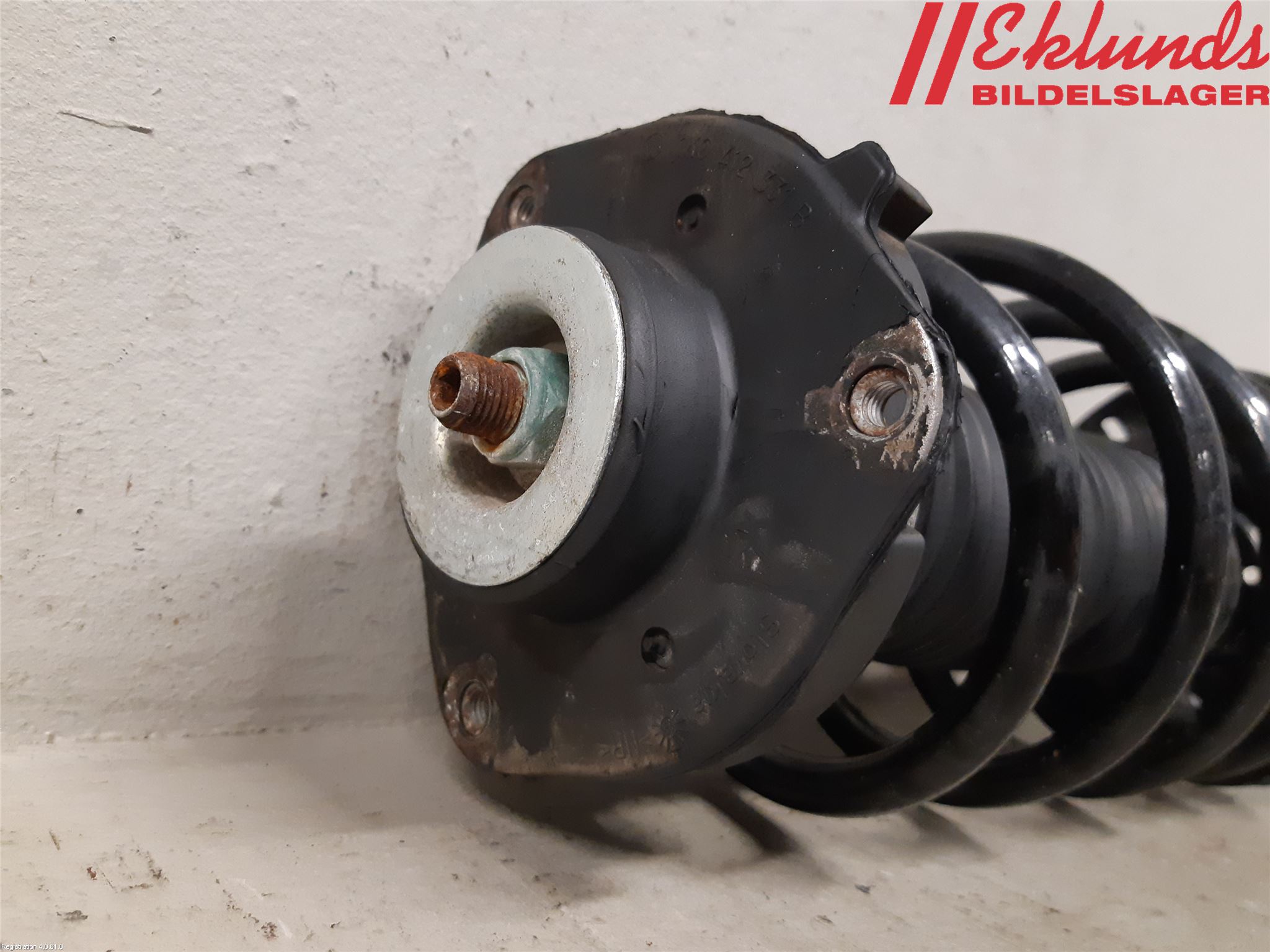 Volkswagen VW CADDY 16-20 Fjäderben Fram Höger