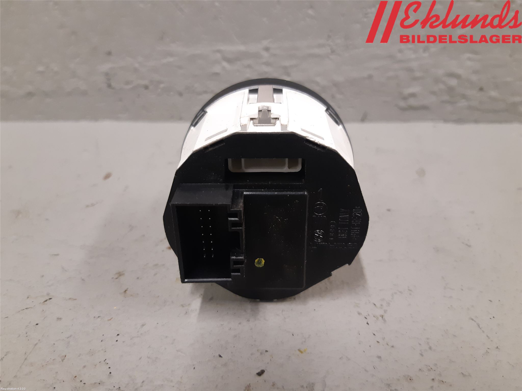 Volkswagen VW TOUAREG 7P 11-18 Strömställare Nivåreglering