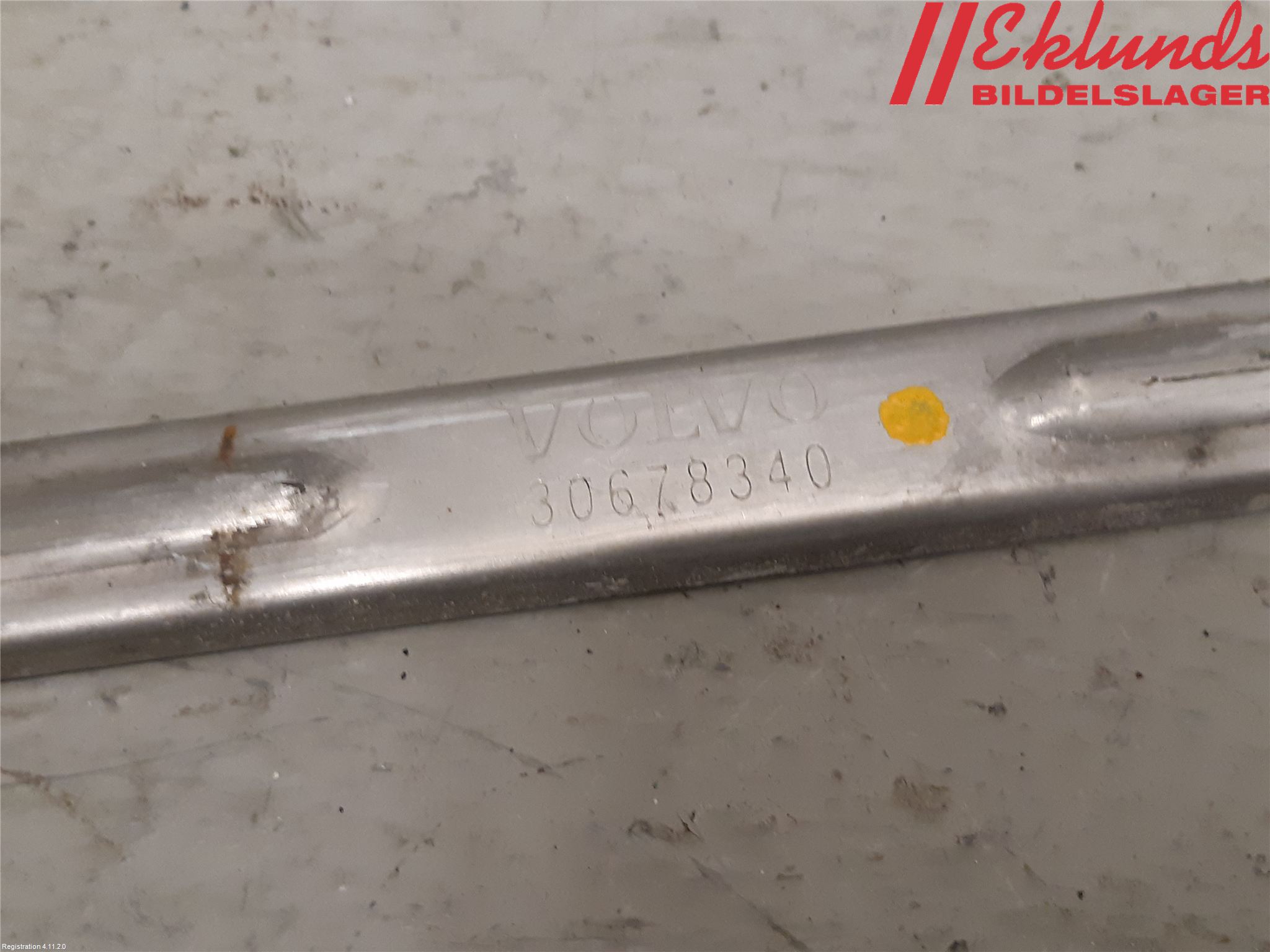 Volvo V70 08-13 Strålkast Fästsarg