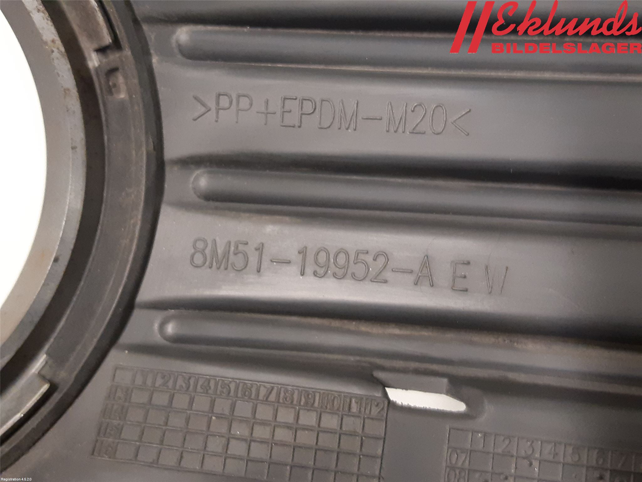 Ford FOCUS 08-11 Dimljussarg Fram