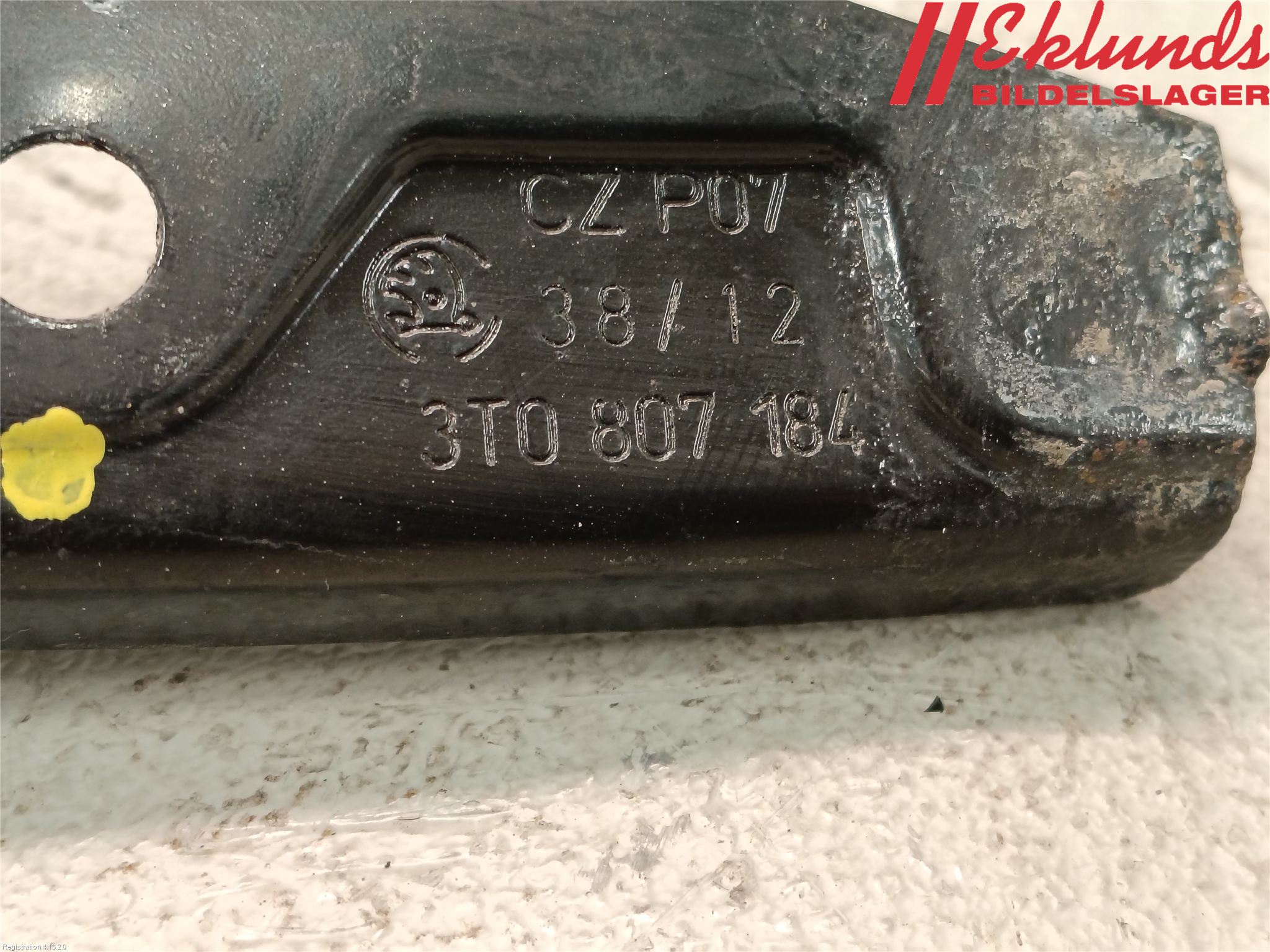 Skoda SUPERB 09-15 Stötfångarfäste Fram Hö