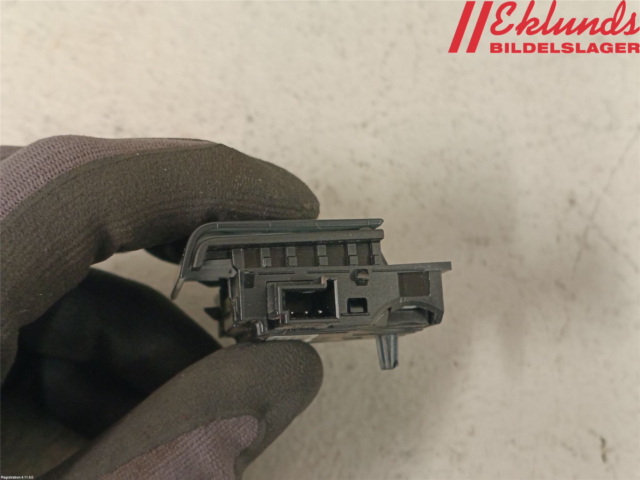 Tesla MODEL Y 21- Strömställare Dörröppnare