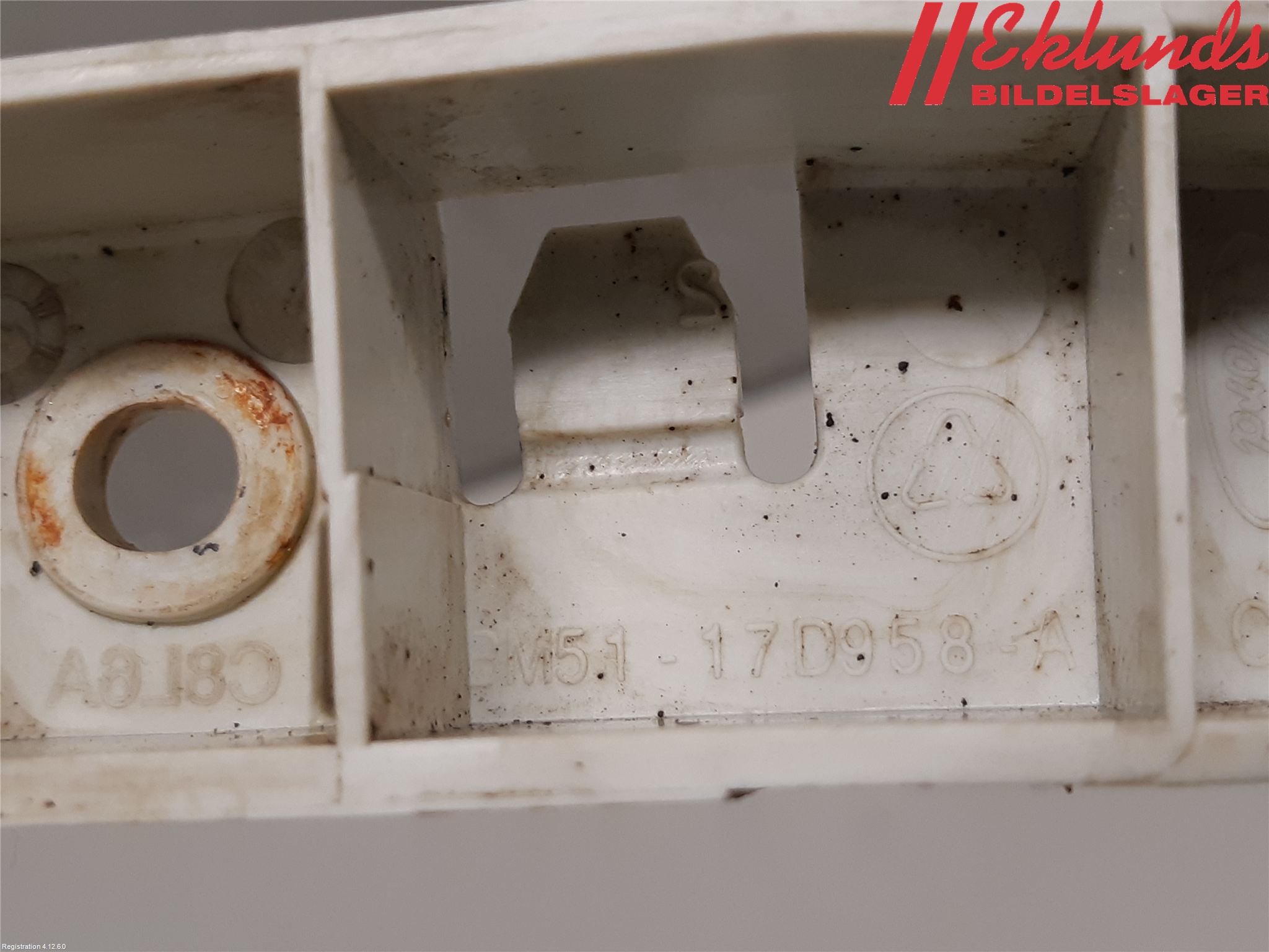 Ford FOCUS 15-18 Stötfångarfäste Fram Hö