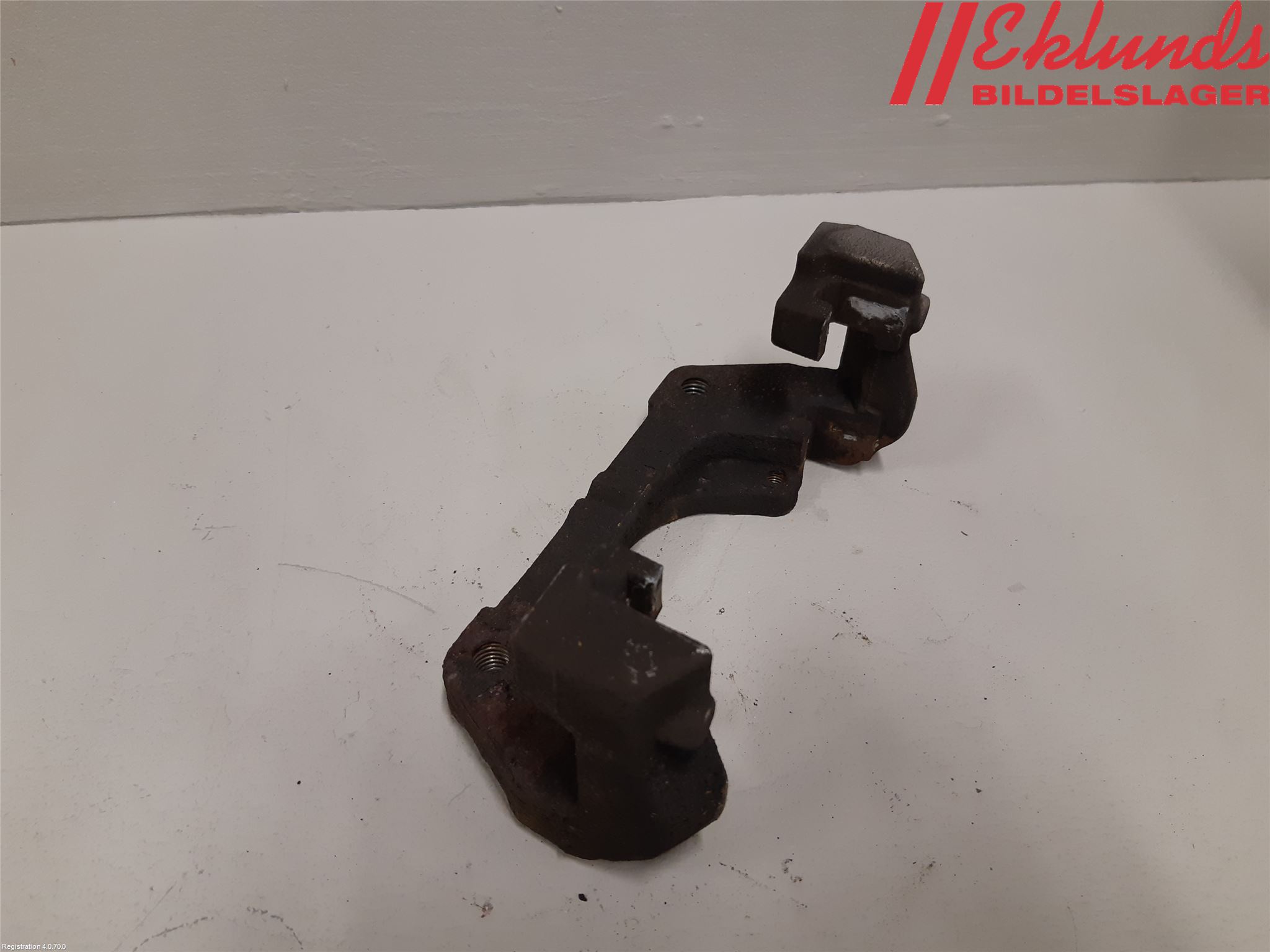 Volvo V90 17->> Bromsokshållare