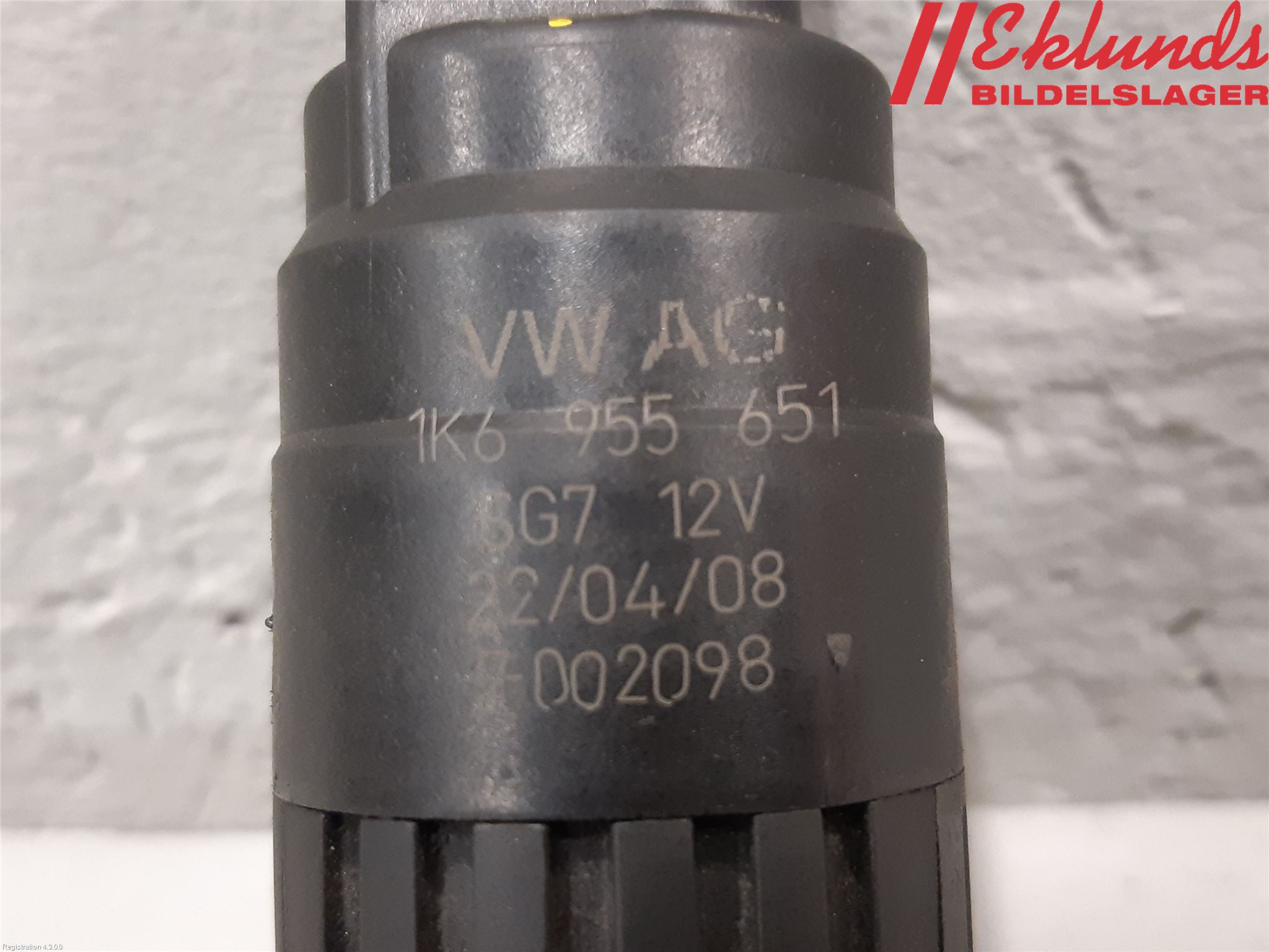 Volkswagen VW CADDY      04-10 Spolarpump Vindruta