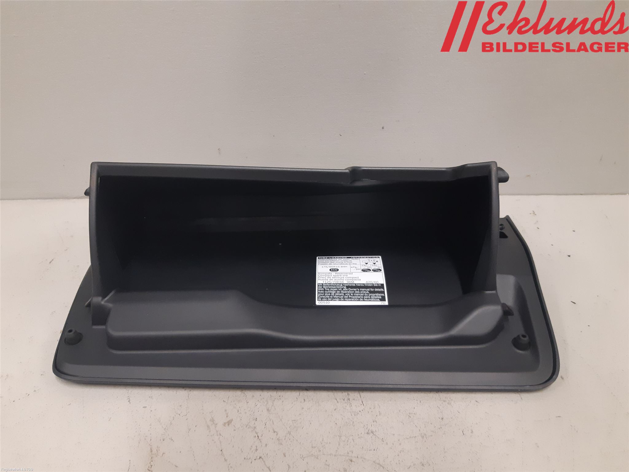 Toyota YARIS XP130 15-20 Handskfack