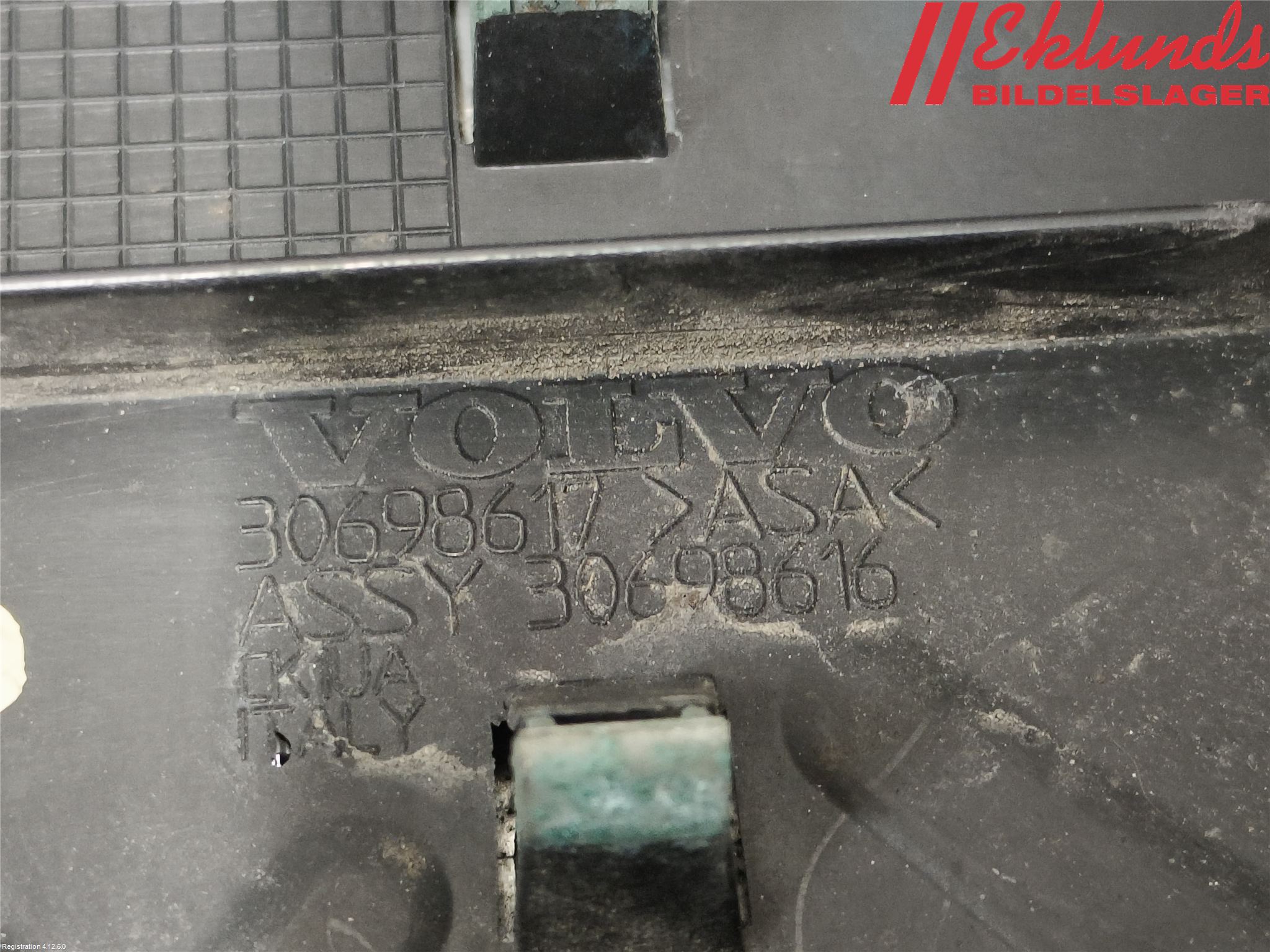 Volvo S60 05-10 Grill Komp