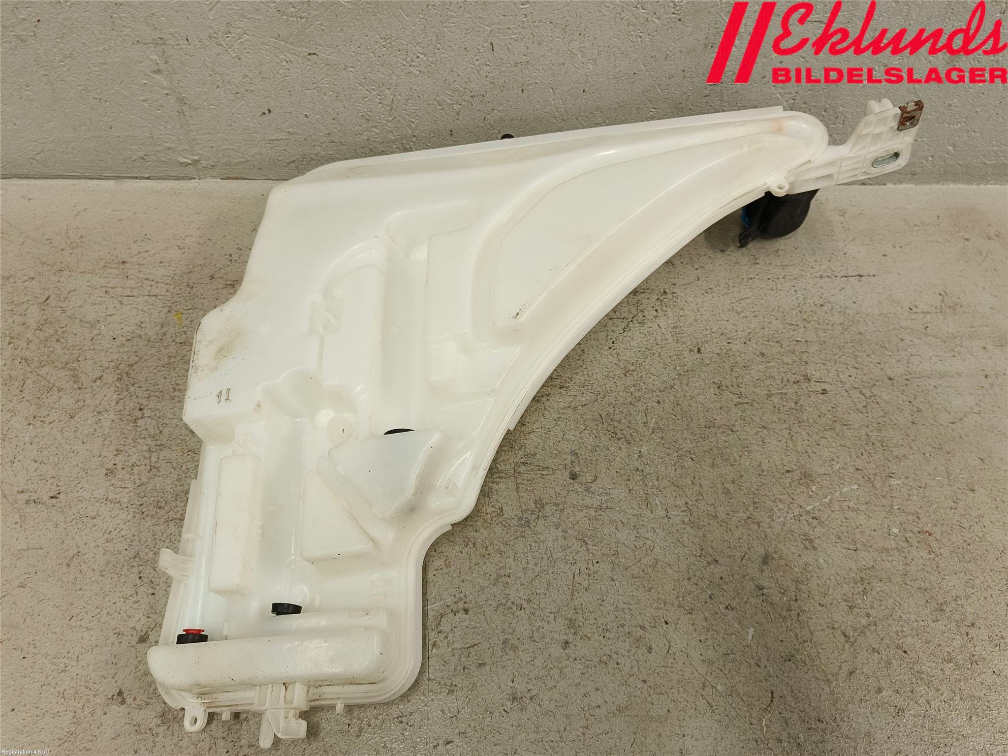 BMW 3 F30/F31/F80 12-19 Spolartank Vindruta