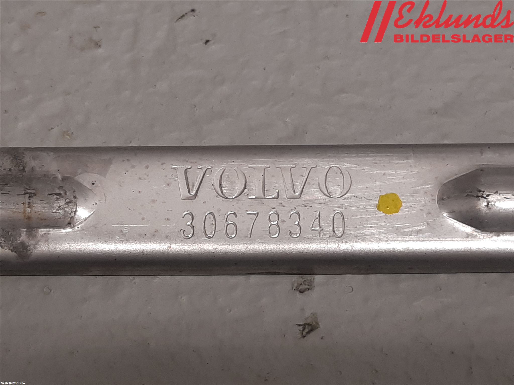 Volvo V70 08-13 Strålkast Fästsarg