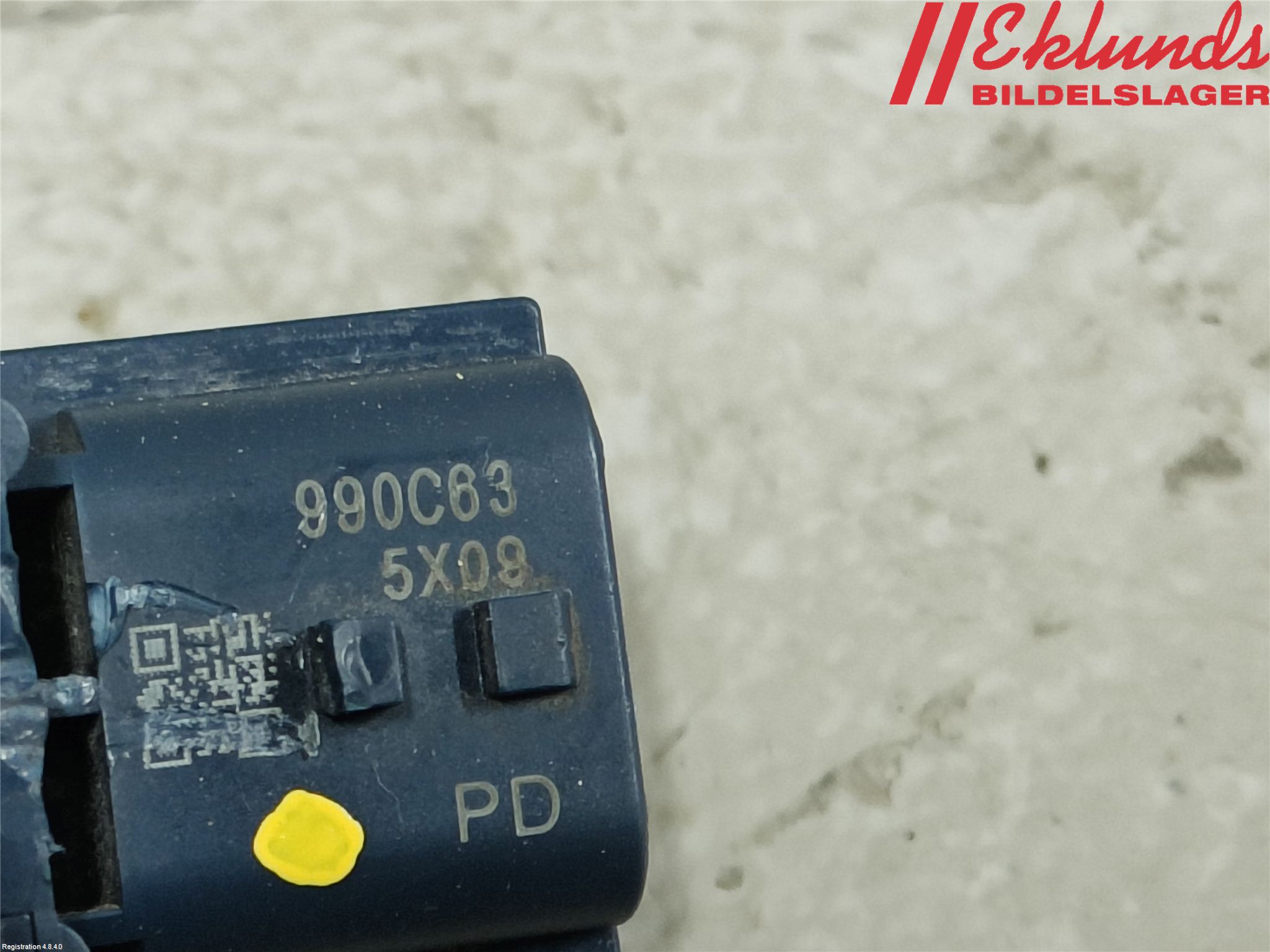 Mitsubishi OUTLANDER 13-21 Parkeringshjälp Frontsensor