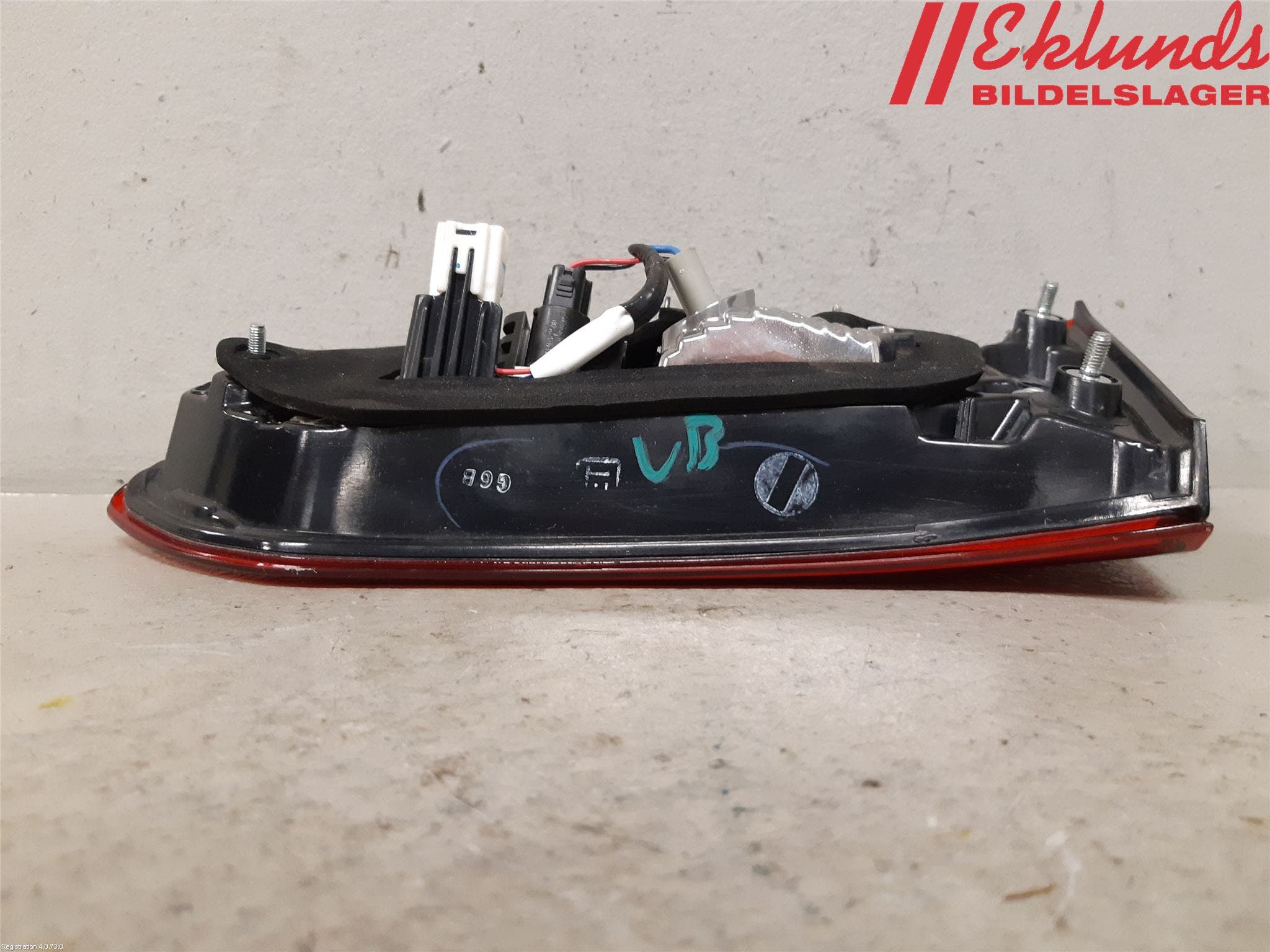 Toyota YARIS XP130 15-20 Bakljus Lucka Vä