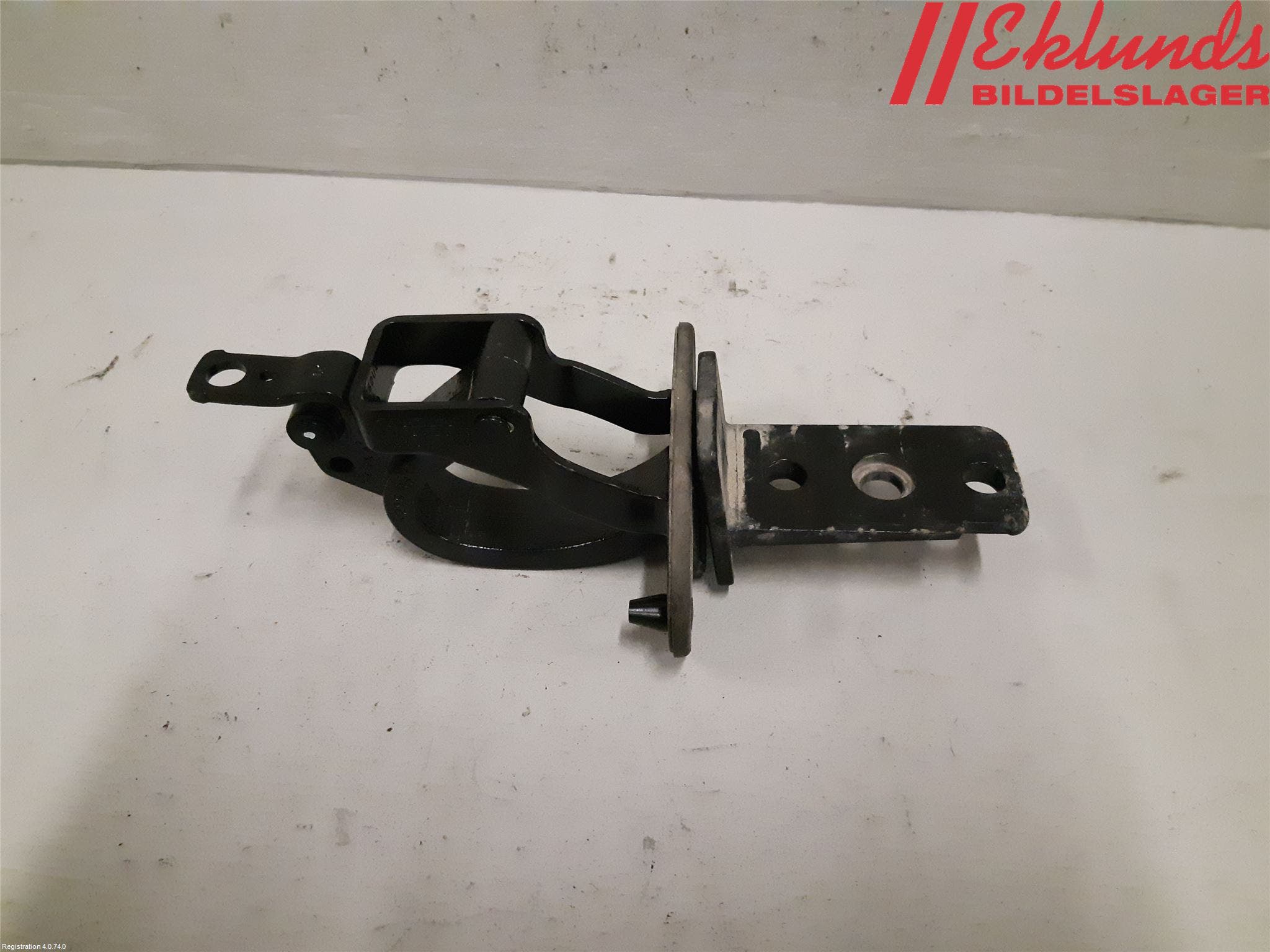 Volvo V70 08-13 Bakluckegångjärn Hö