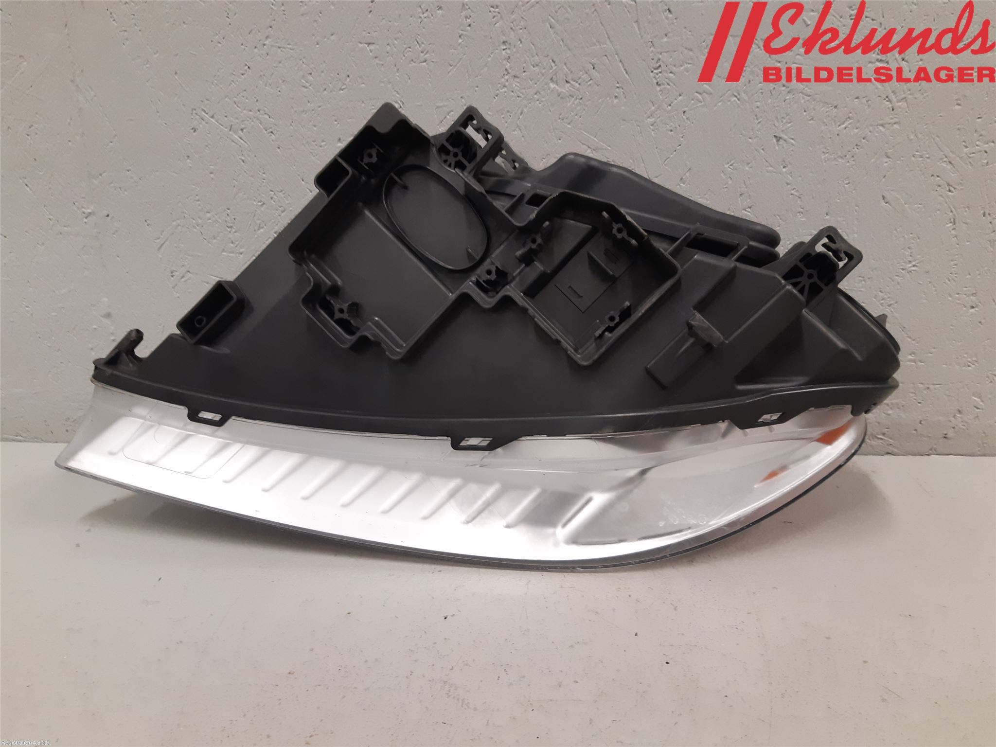 Volvo XC70 08-13 Strålkastare Höger