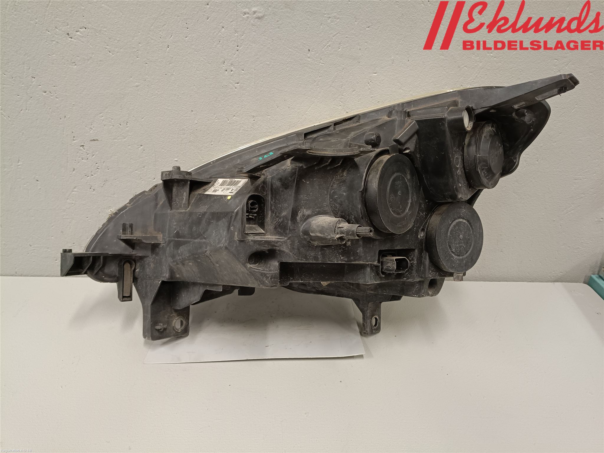 Peugeot PARTNER 08-15 Strålkastare Höger