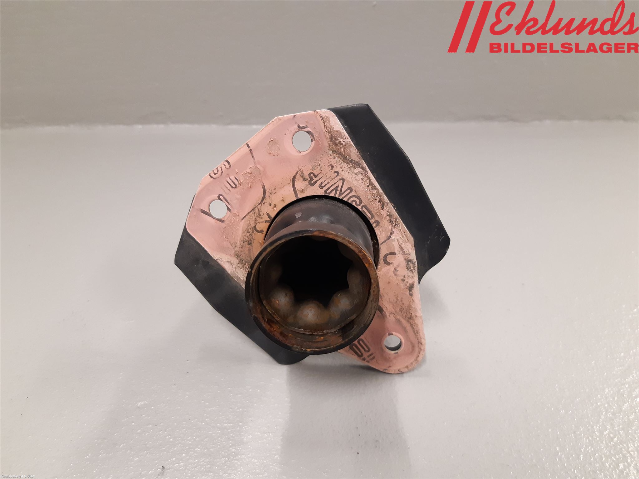 Porsche 911 64- Stötfångarbärjärn Fram