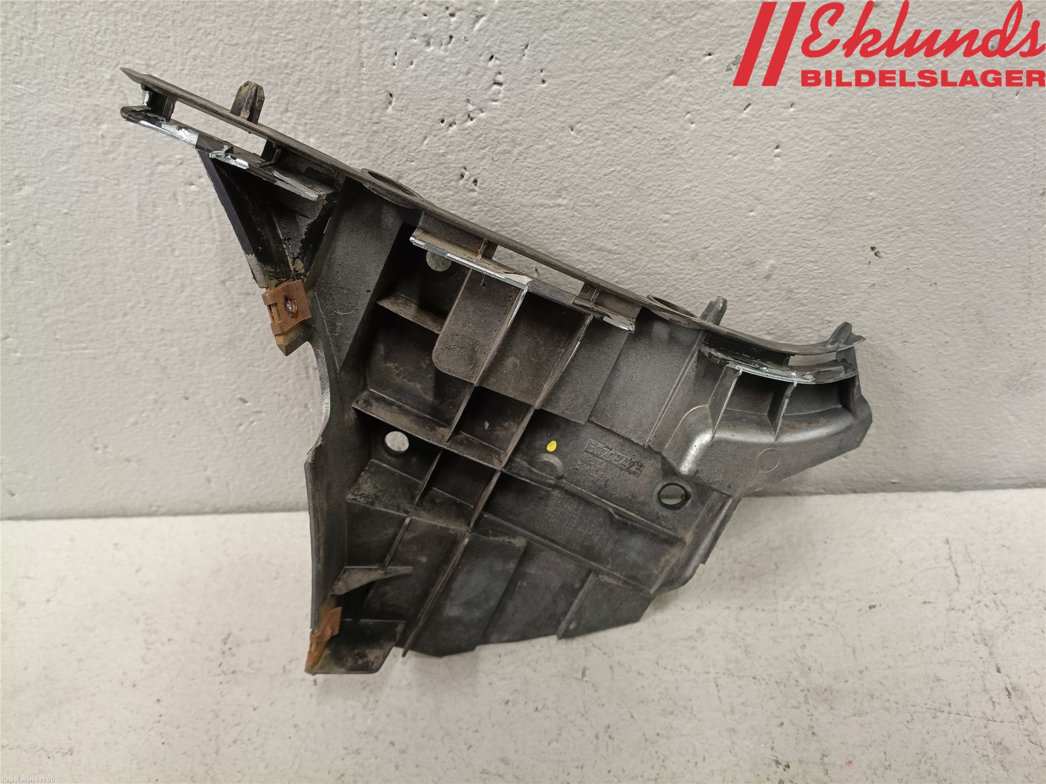 Volvo S80 07-13 Stötfångarfäste Fram Hö