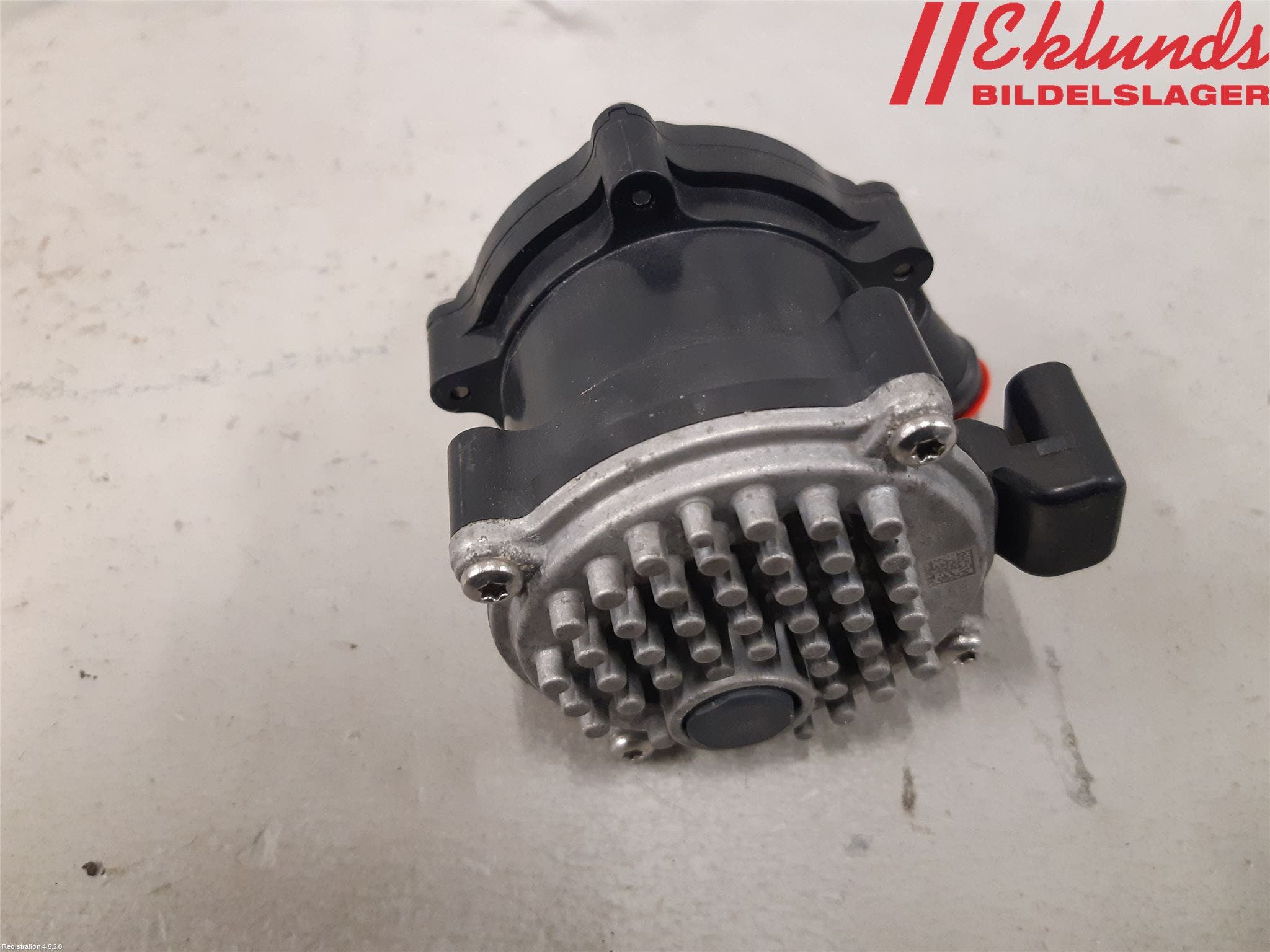 Volvo XC40/RECHARGE 18- Vattenpump