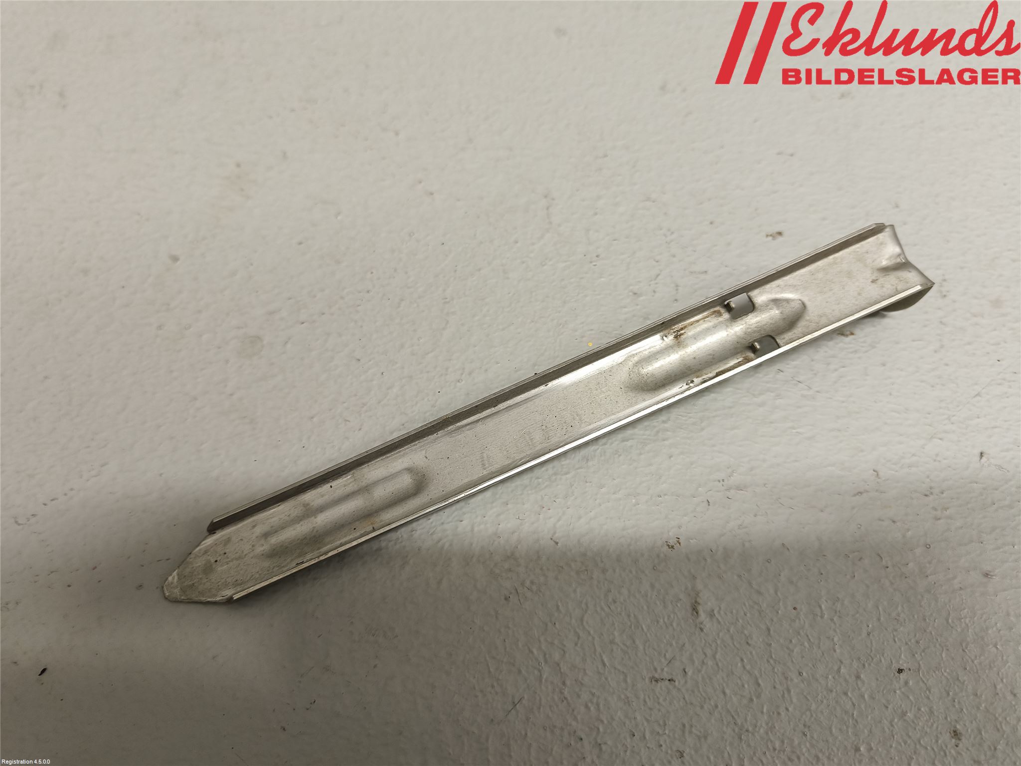 Volvo V70 08-13 Strålkast Fästsarg