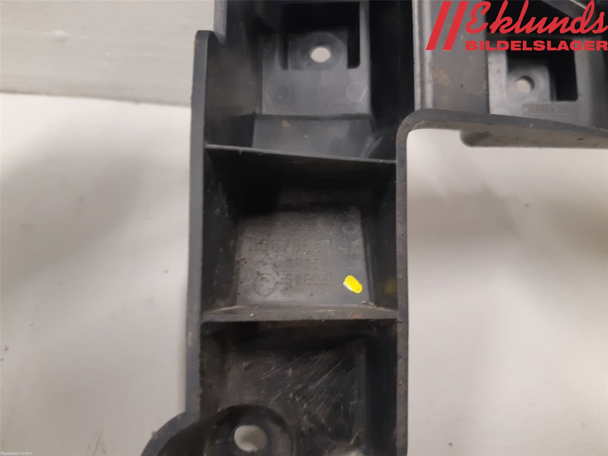 Volvo V70 08-13 Stötfångarfäste Bak Hö