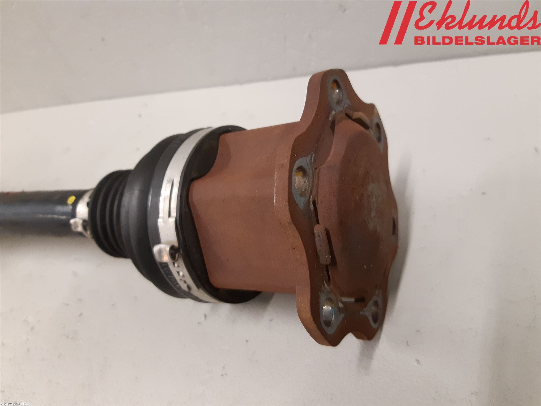 Audi Q5 09-16 Drivaxel Fram Höger