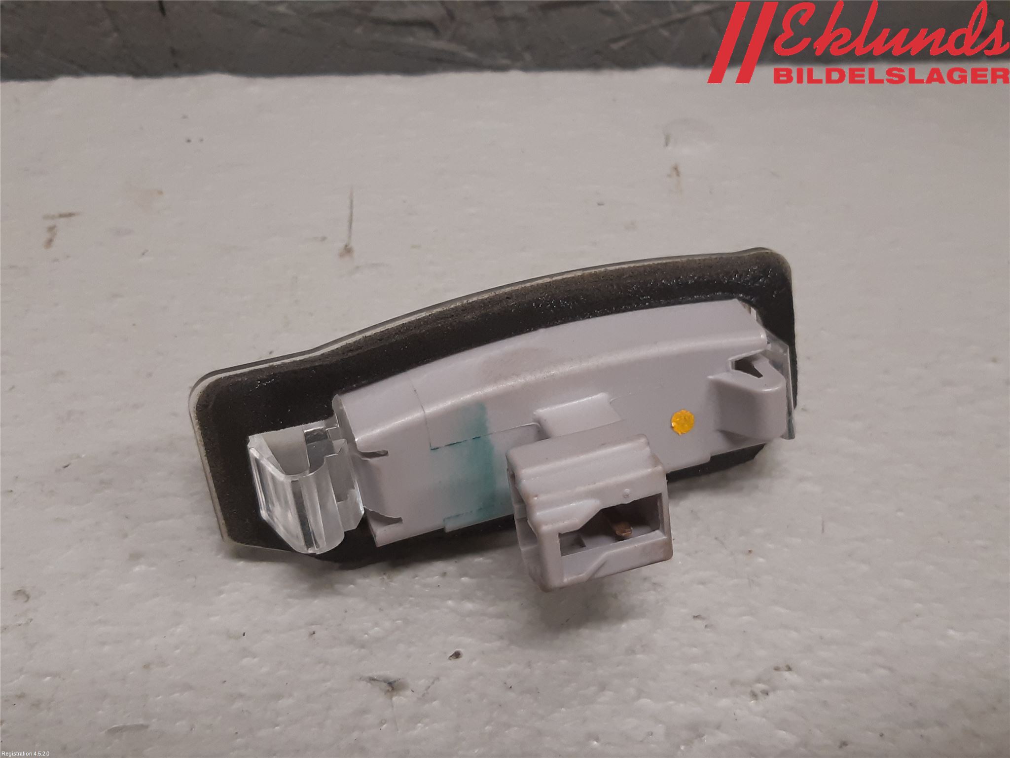 Mitsubishi OUTLANDER 13-21 Skylt Belysning