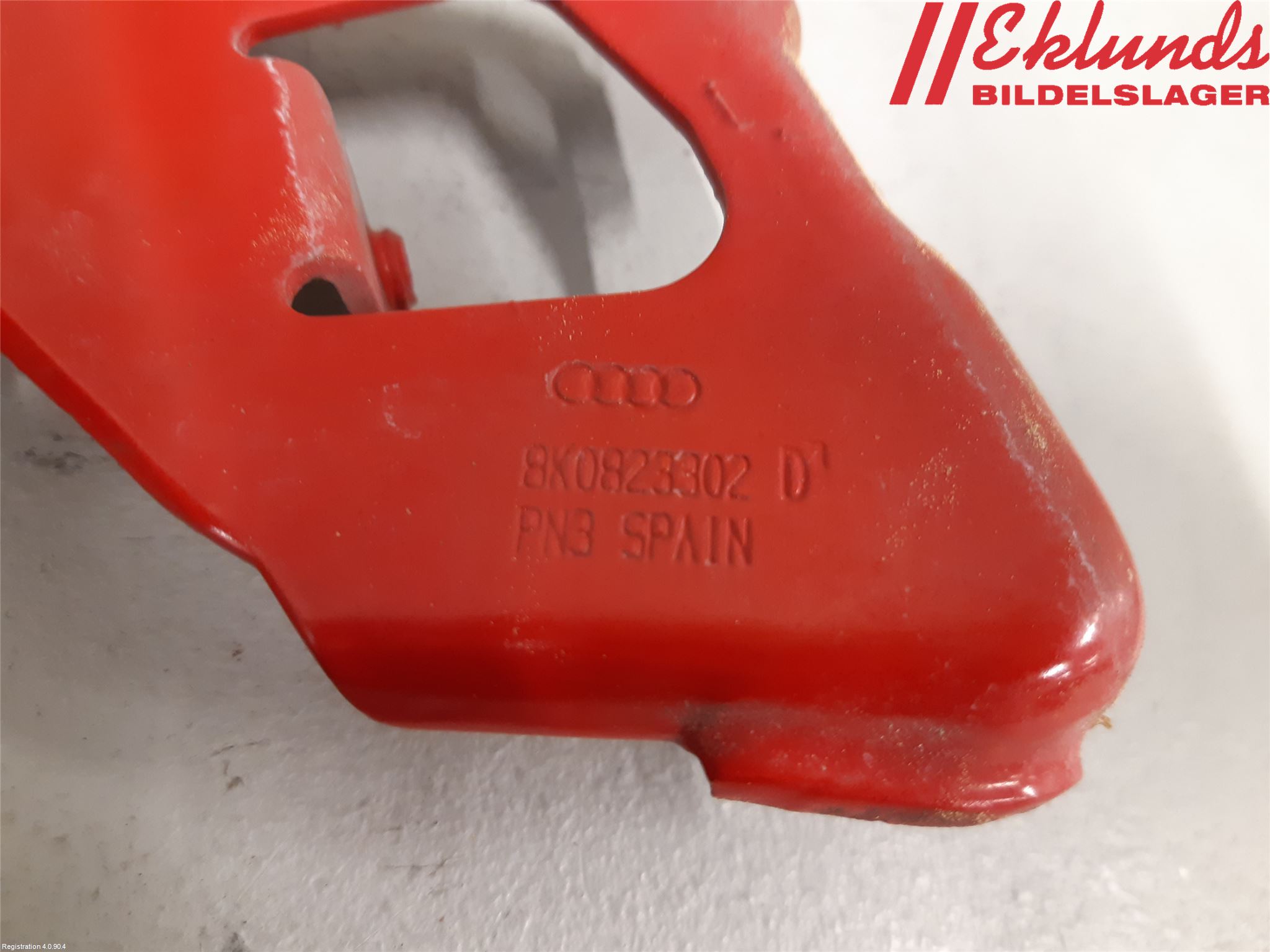 Audi A4/S4 08-11 Huvgångjärn