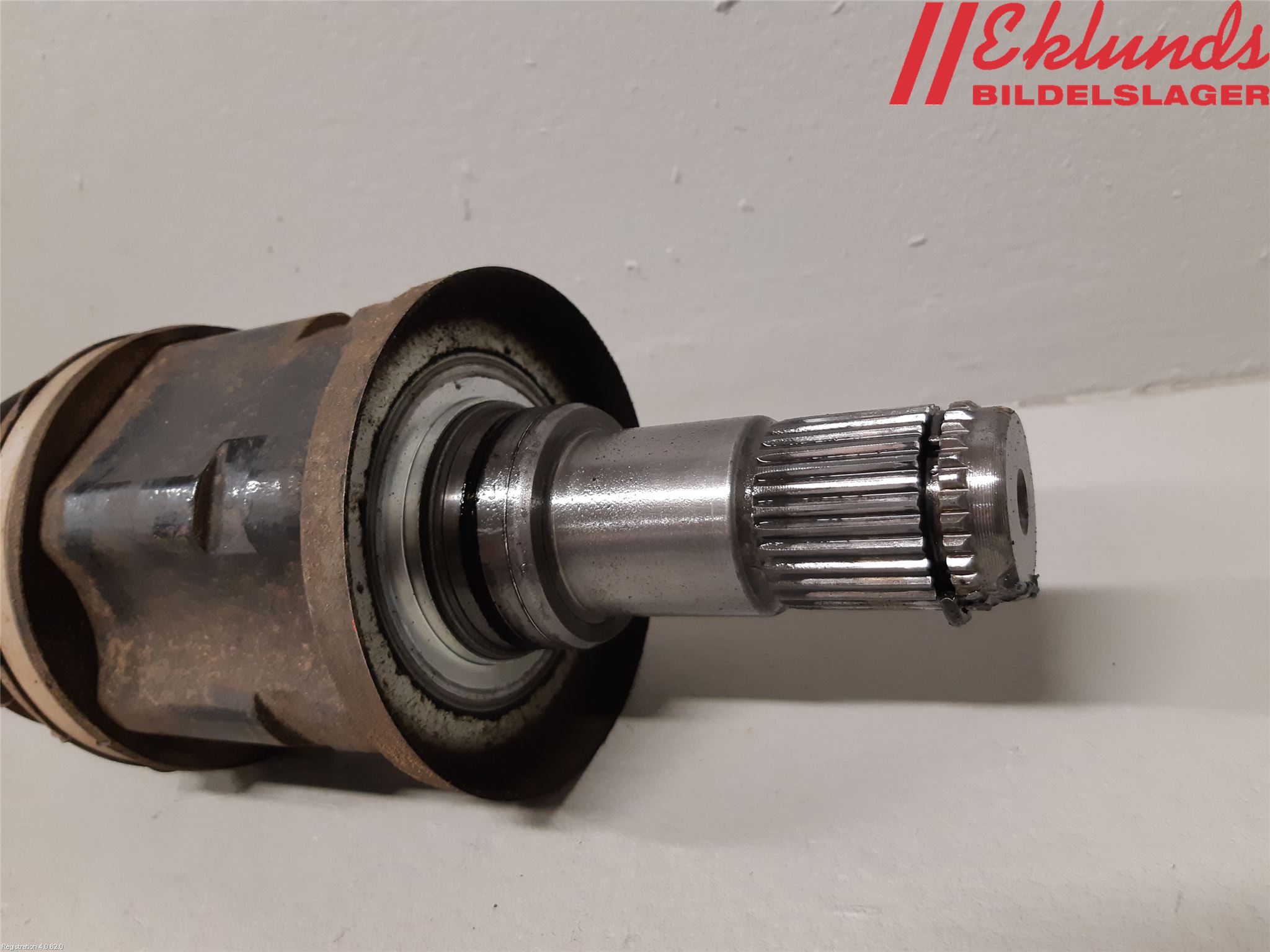 Toyota HILUX 16- Drivaxel Fram Höger