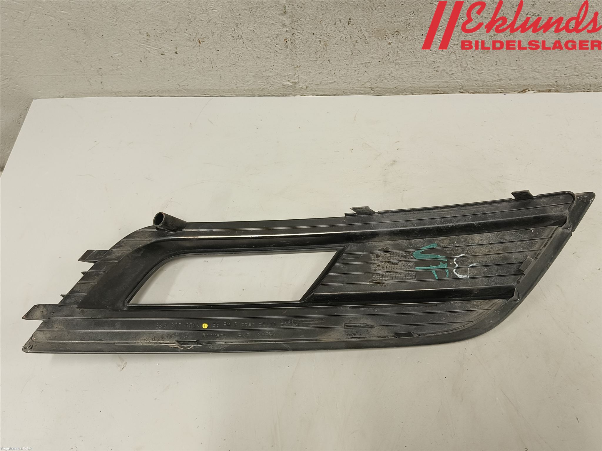 Audi A4 12-15 Dimljussarg Fram