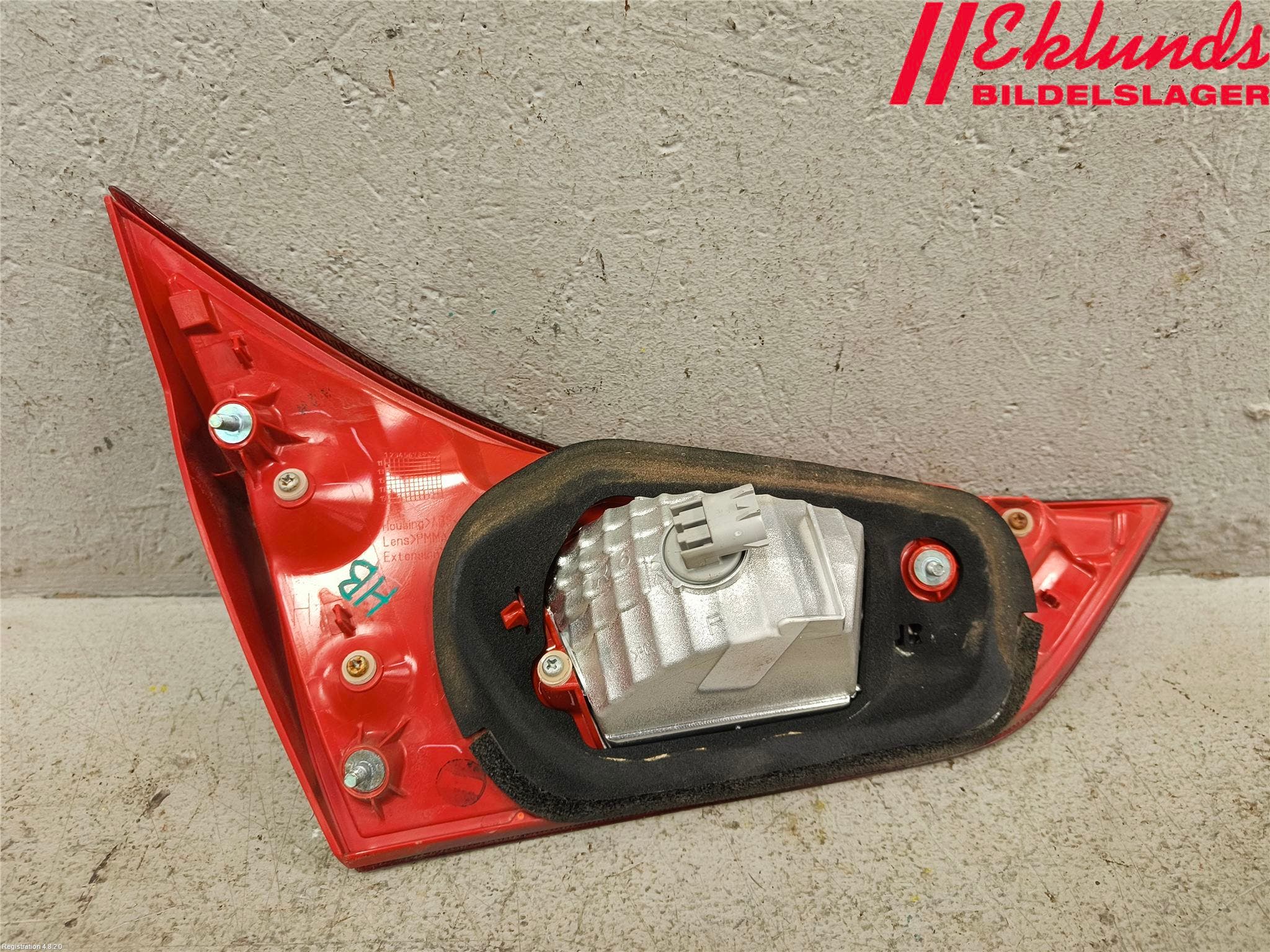 Toyota AURIS 13-19 Bakljus Lucka Hö