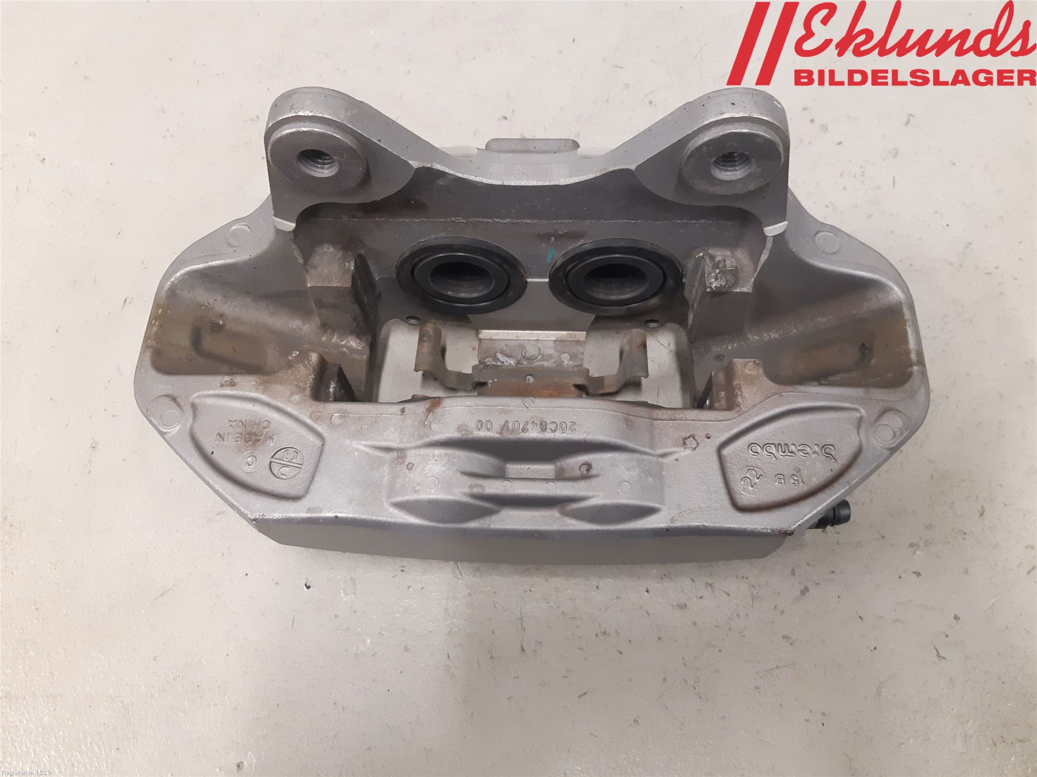 Tesla MODEL Y 21- Bromsok Fram Vänster