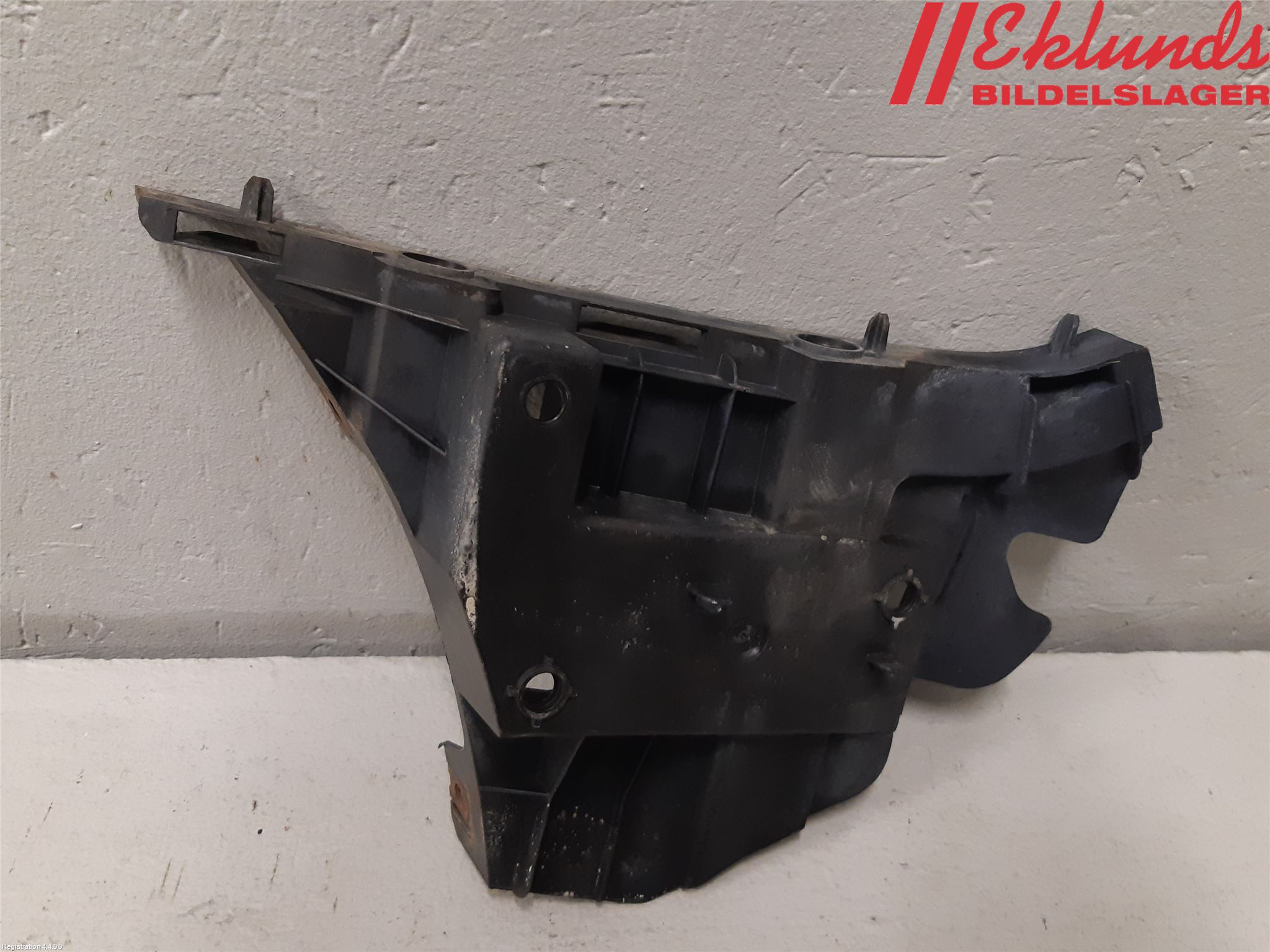 Volvo V70 08-13 Stötfångarfäste Fram Vä