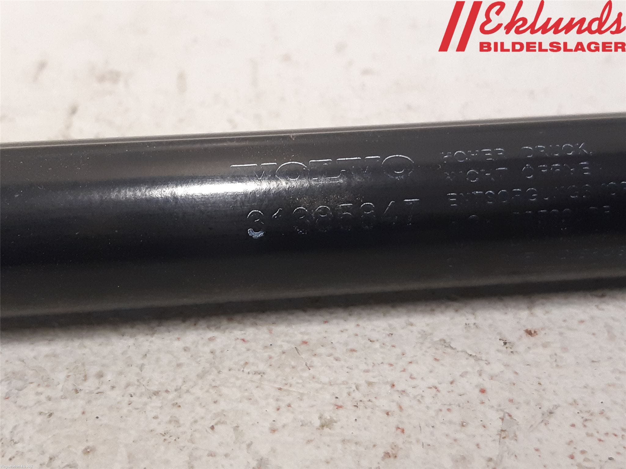 Volvo V90 17->> Gasfjäder Baklucka