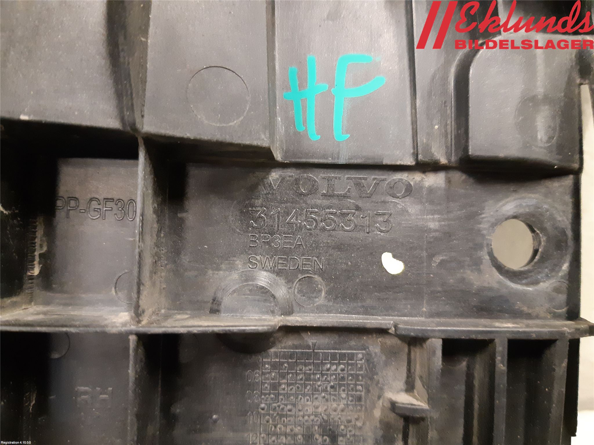 Volvo V70 08-13 Stötfångarfäste Fram Hö