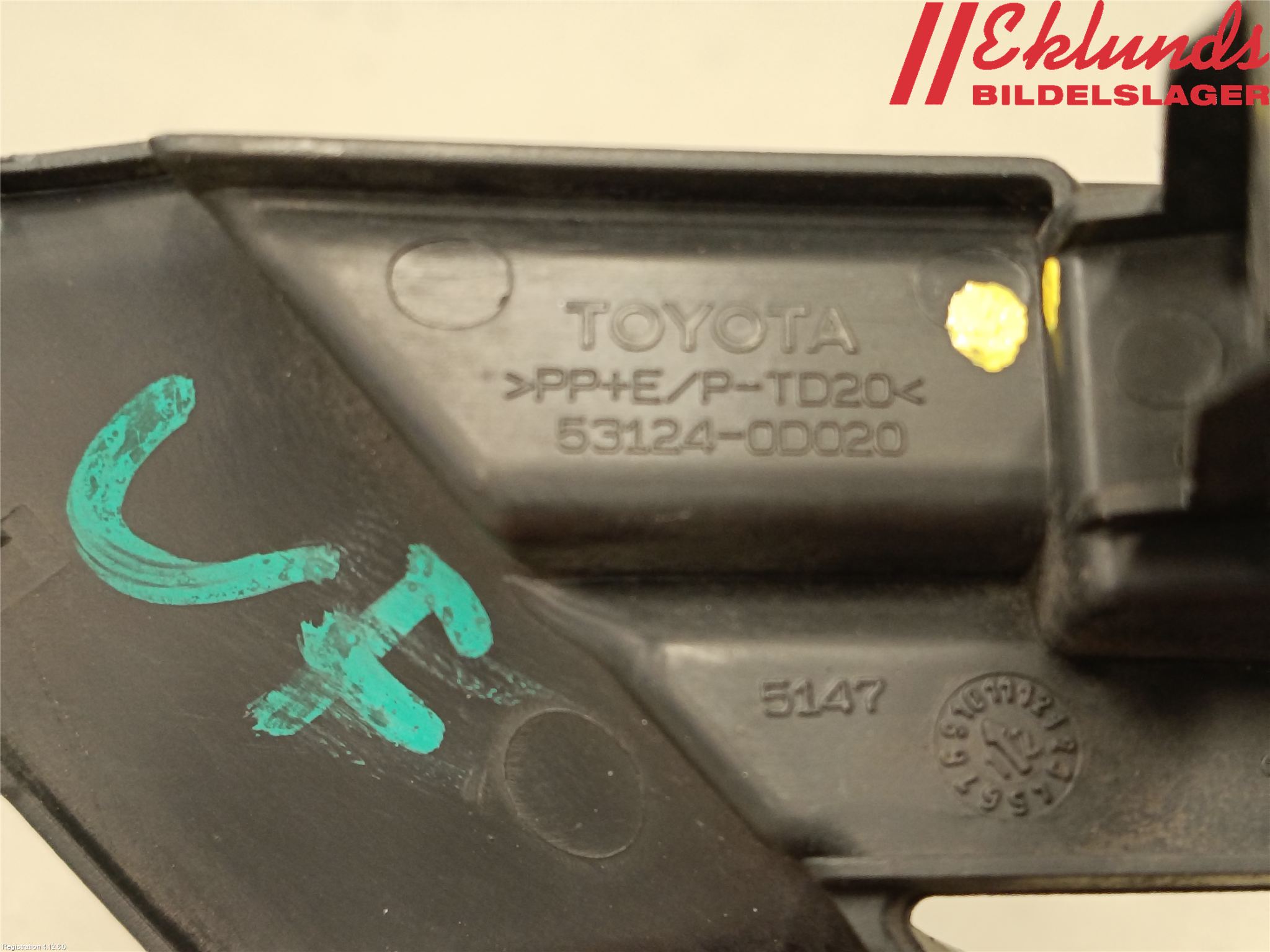 Toyota YARIS XP130 12-14 Stöt Utfyllnad-List-Grill