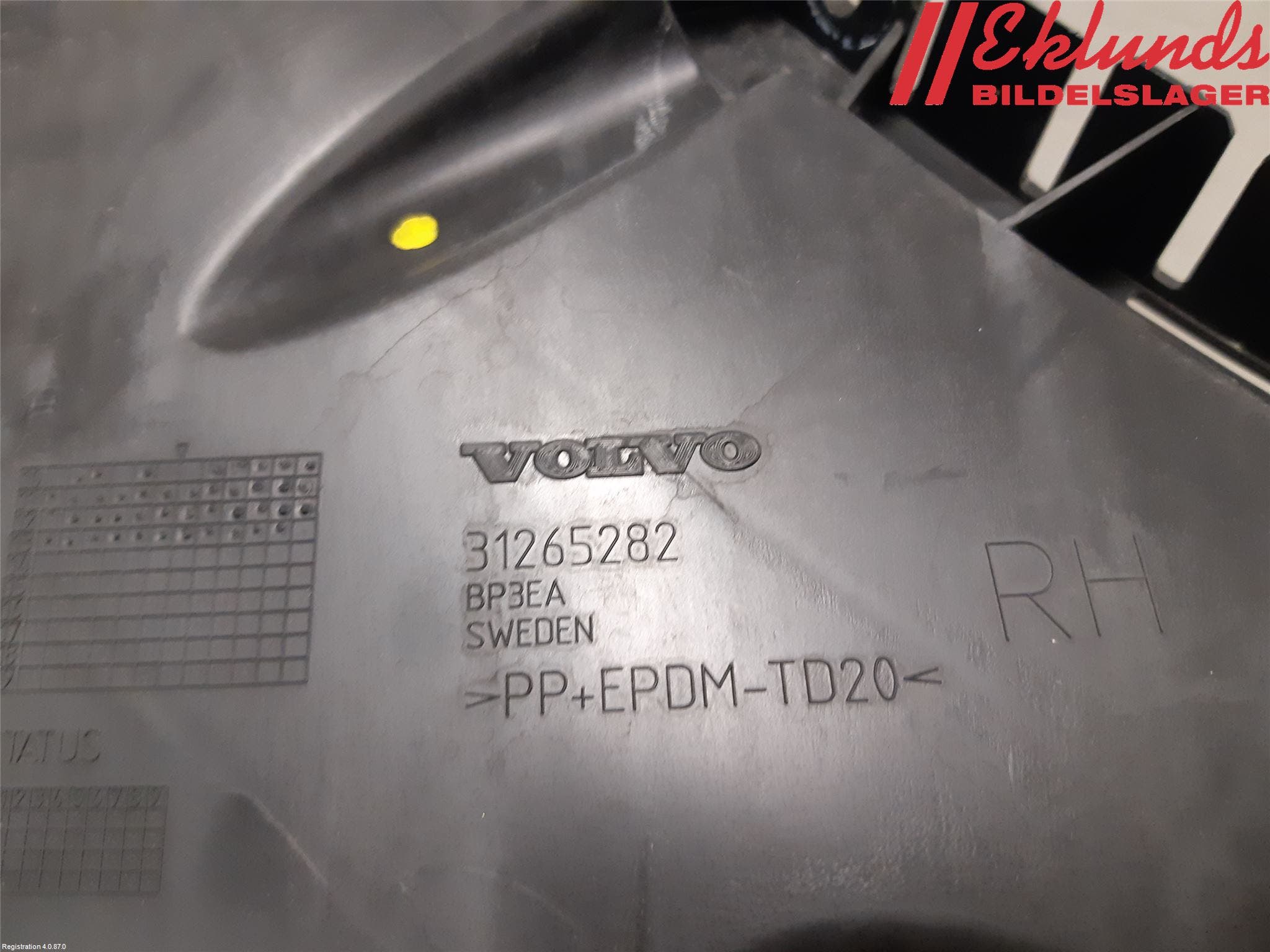 Volvo V60 14-18 Stötfångarfäste Bak Hö