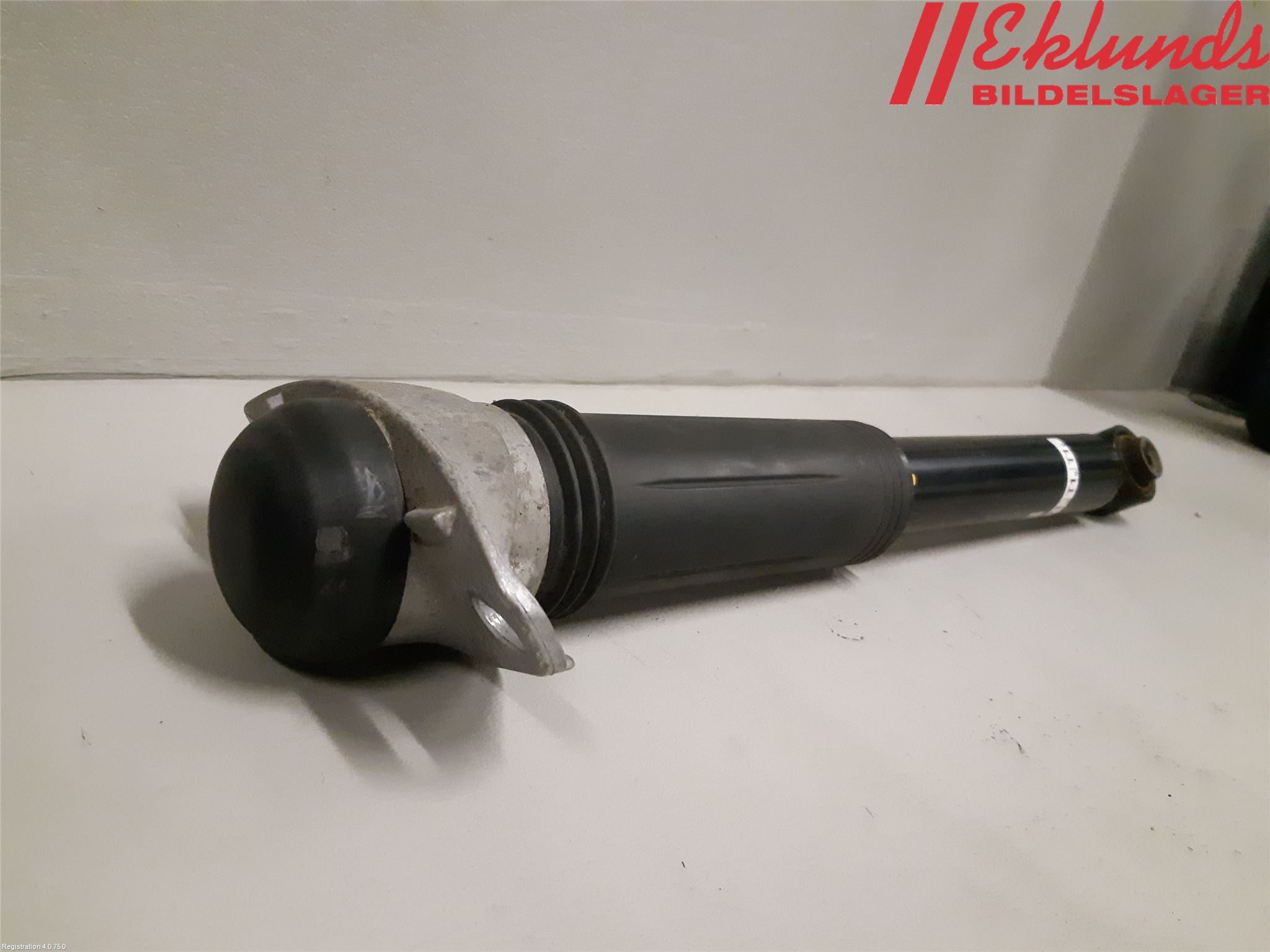 Toyota COROLLA 19- Stötdämpare Bak