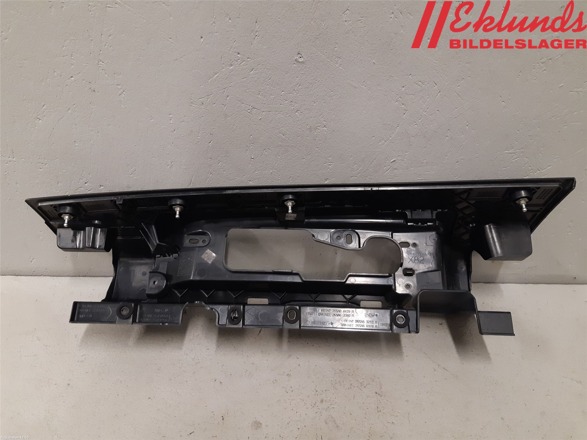 Opel VIVARO 15-19 Bakljussarg