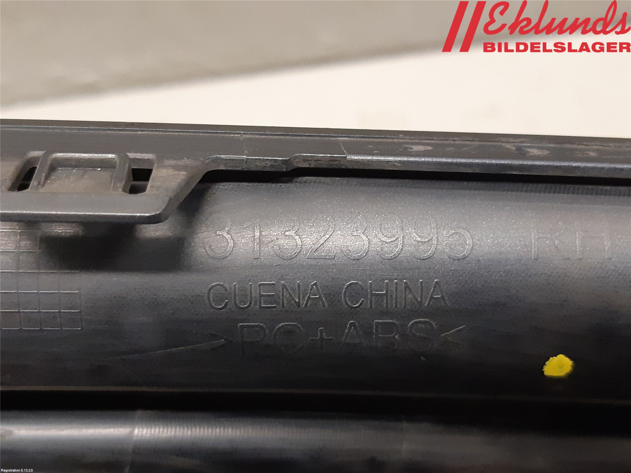 Volvo V70 14-16 Dimljussarg Fram