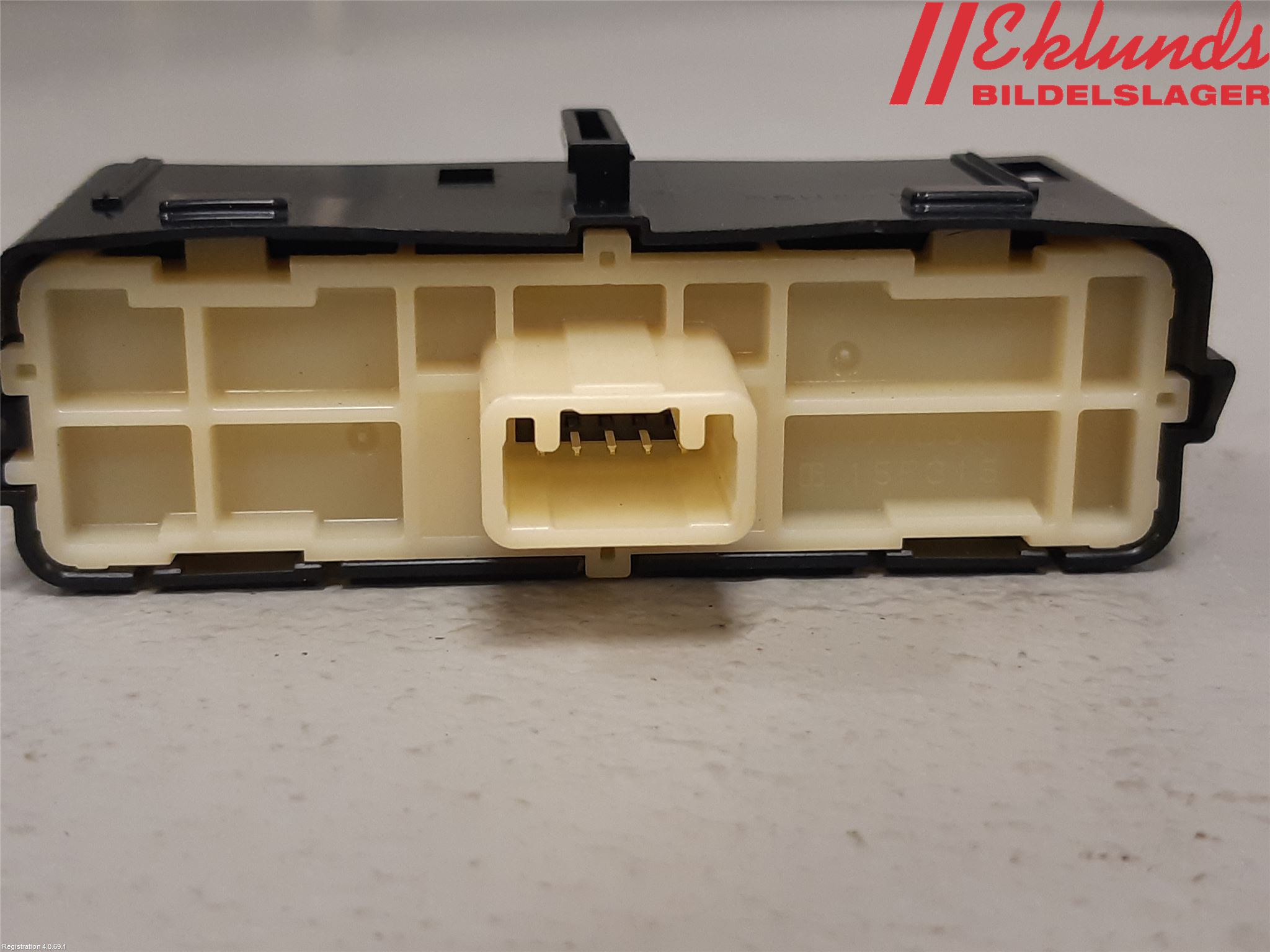 Lexus ES 250/300/330 Strömställare Tanklucka