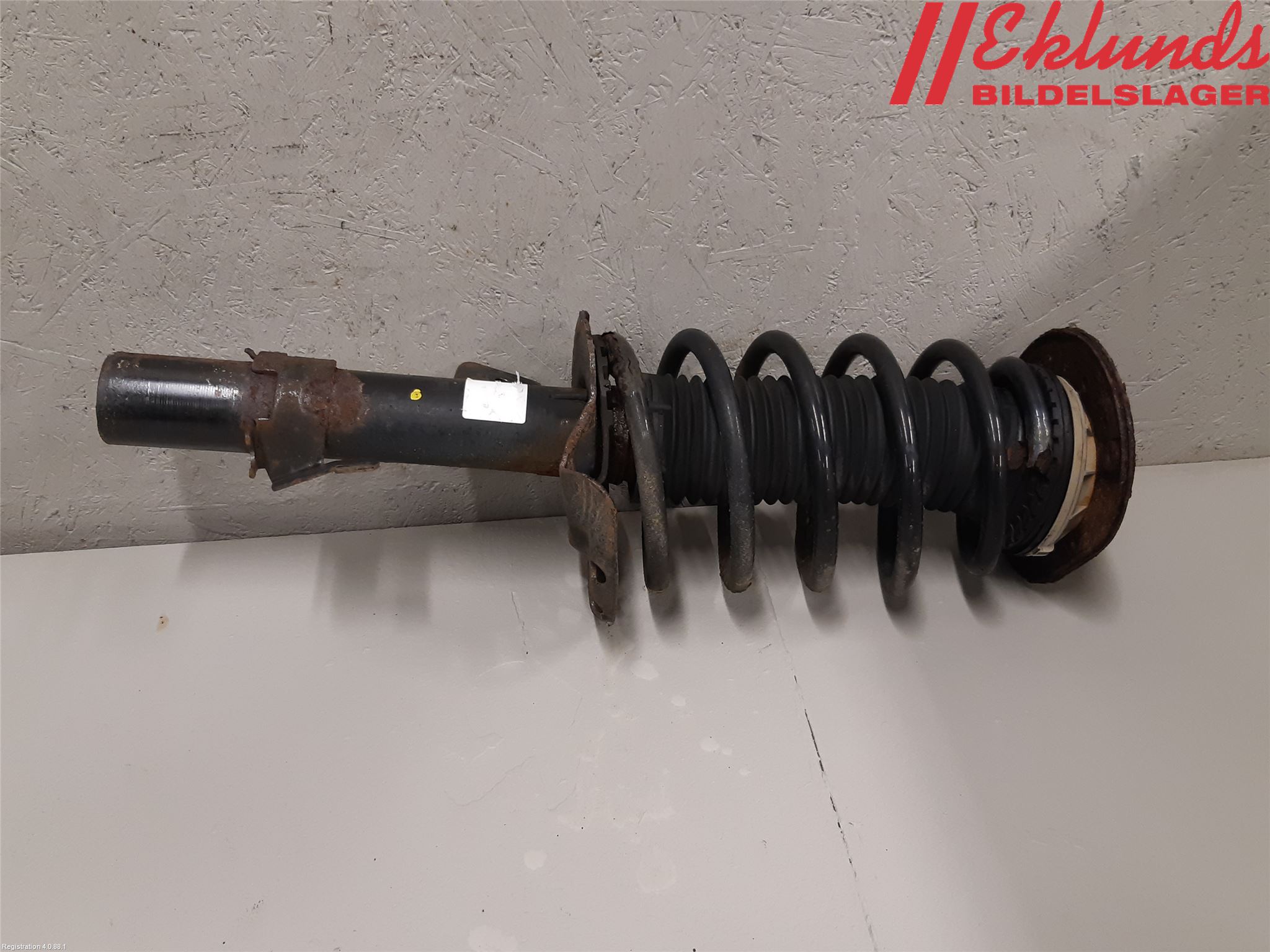 Volvo V70 08-13 Fjäderben Fram Vänster