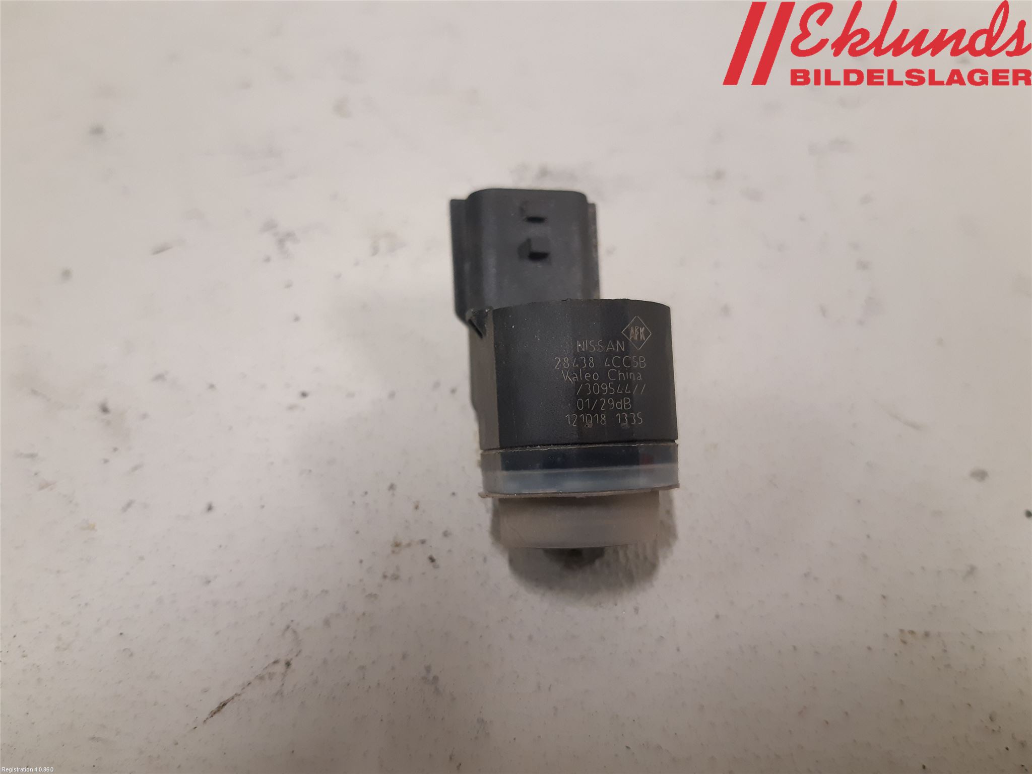 Nissan X-TRAIL 14-21 Parkeringshjälp Frontsensor