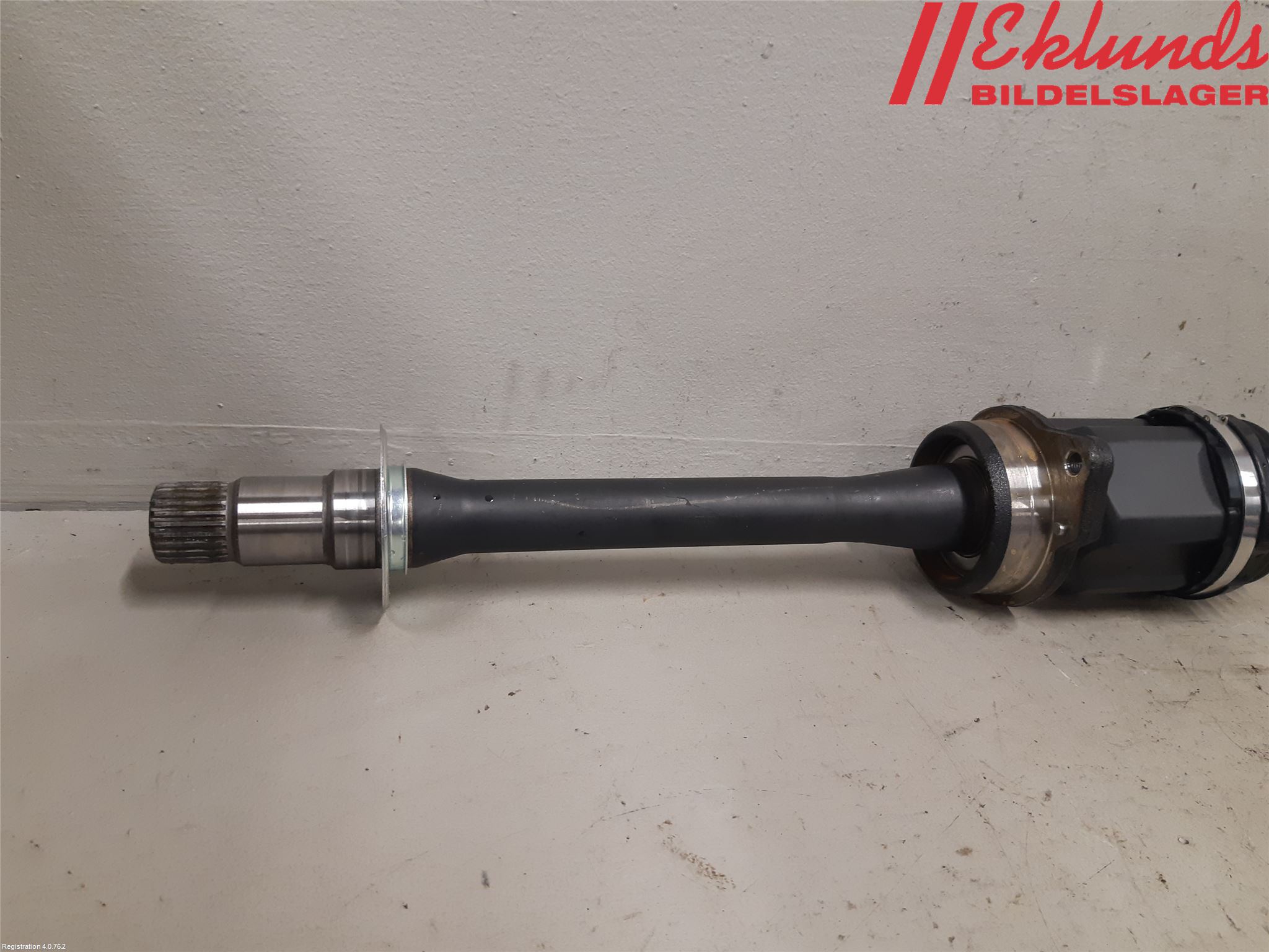 Lexus UX/300e 19- Drivaxel Fram Höger