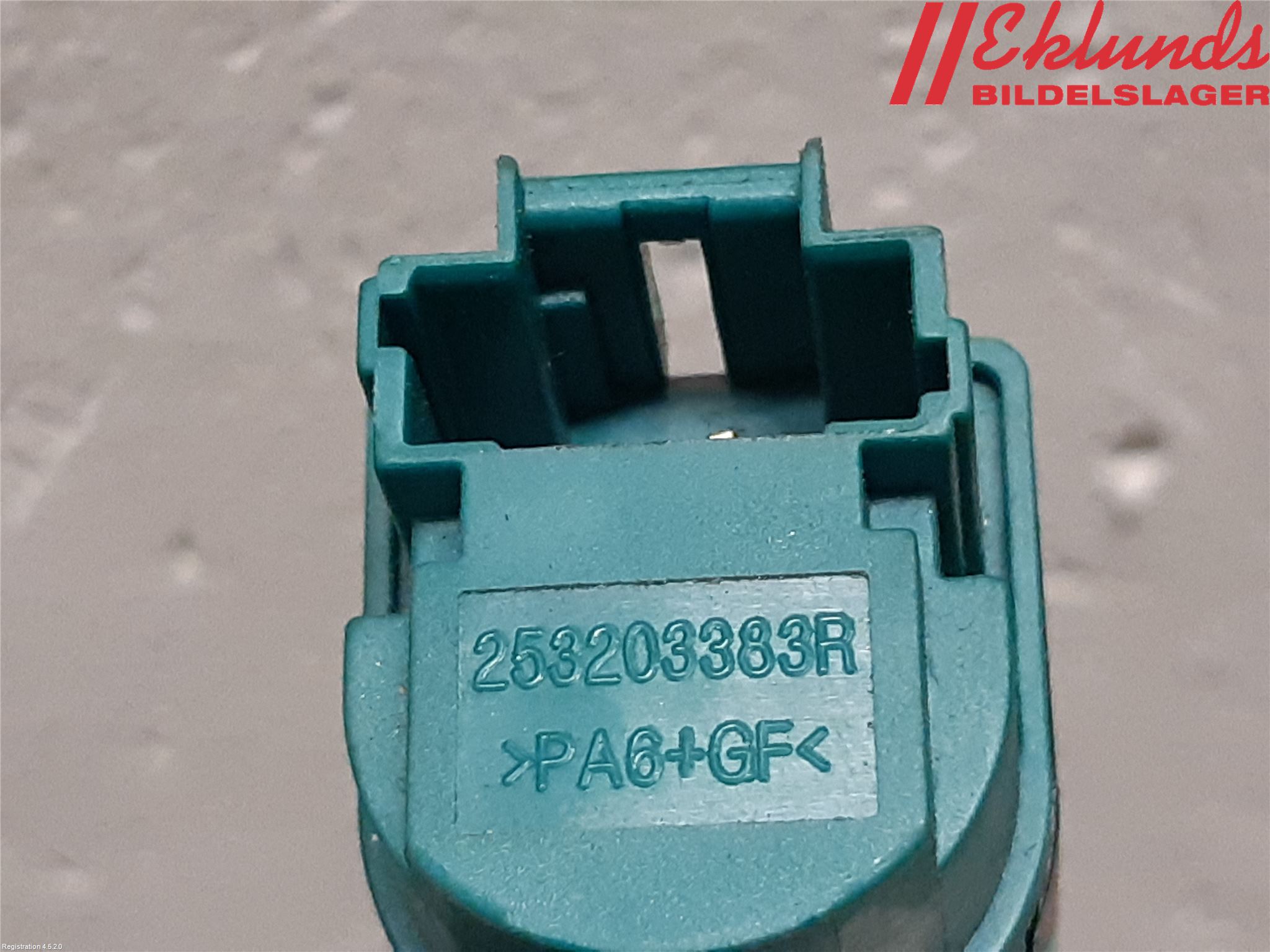 Renault TRAFIC/E-TECH 15- Bromsljuskontakt