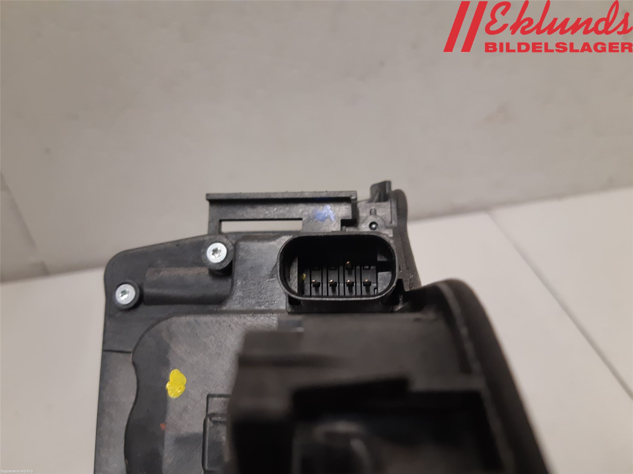 BMW 2 F45 Active Tourer 14-21 Låskista-Dörrlås