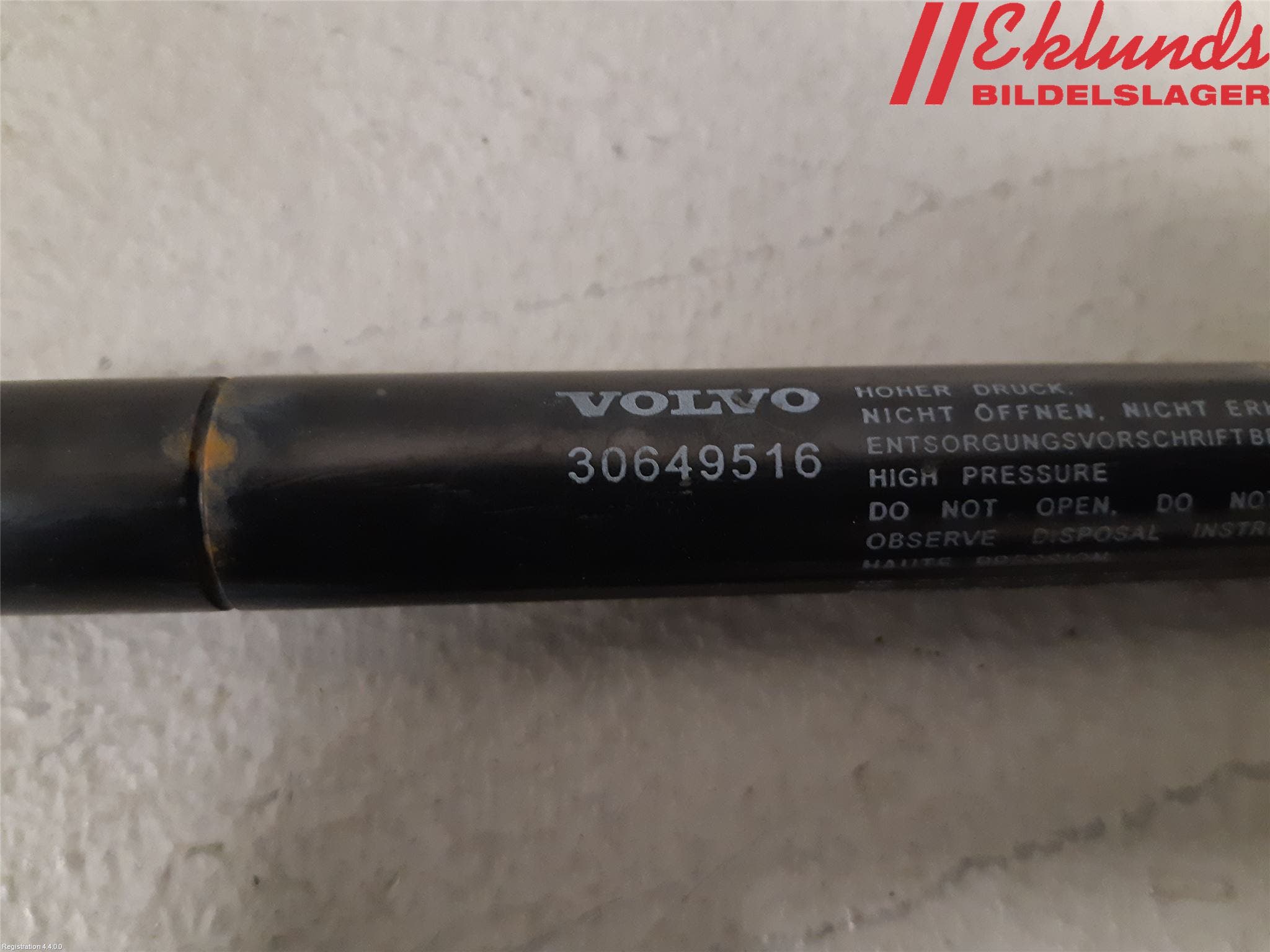 Volvo V70 08-13 Gasfjäder Motorhuv