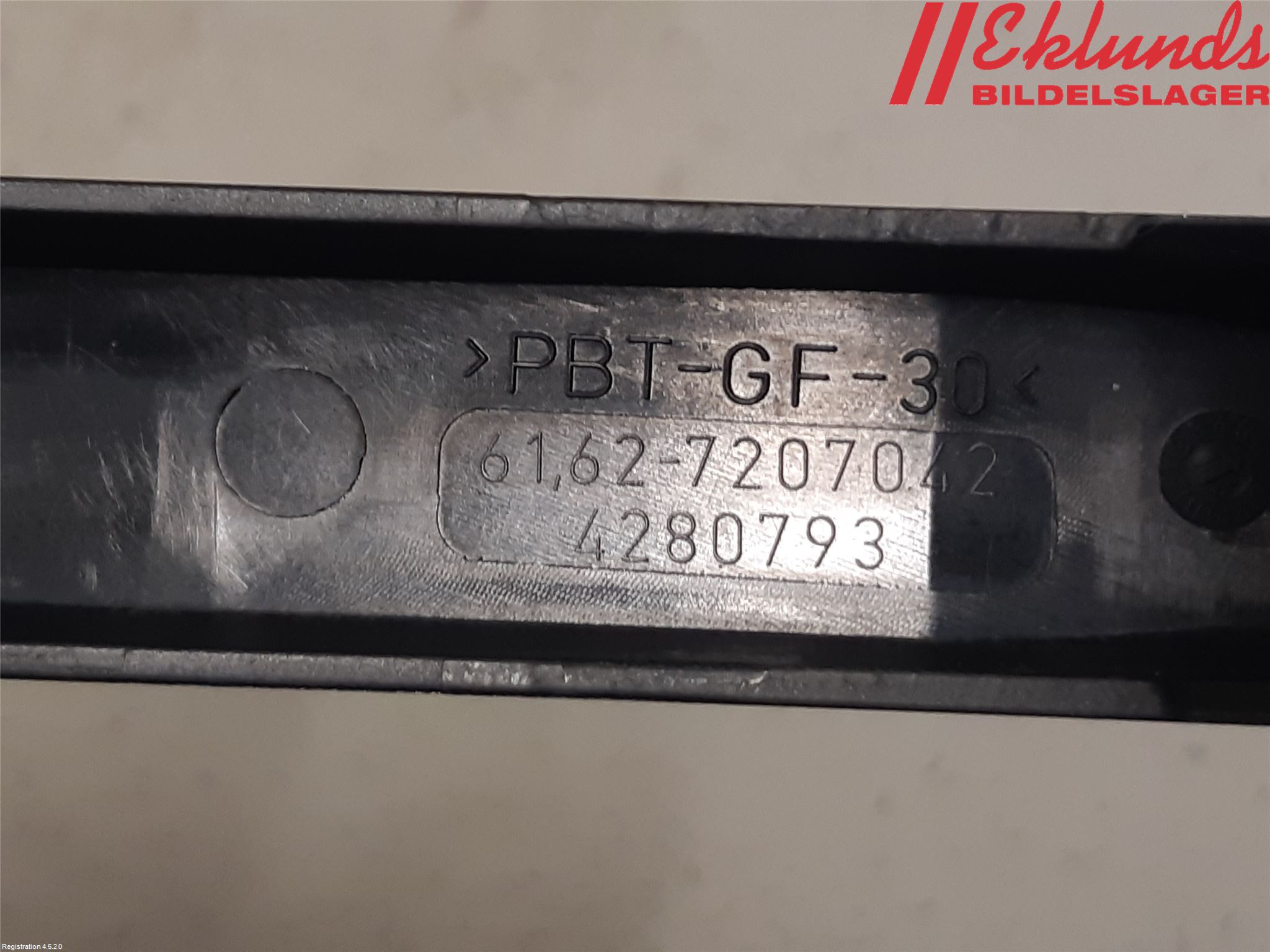 BMW 5 F10/F11/F18 09-17 Torkararm-Bakruta