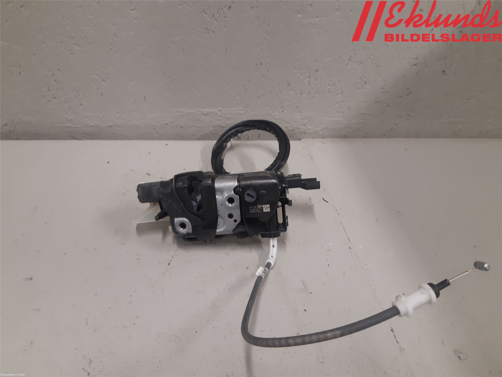 Opel CROSSLAND X 18- Låskista-Dörrlås