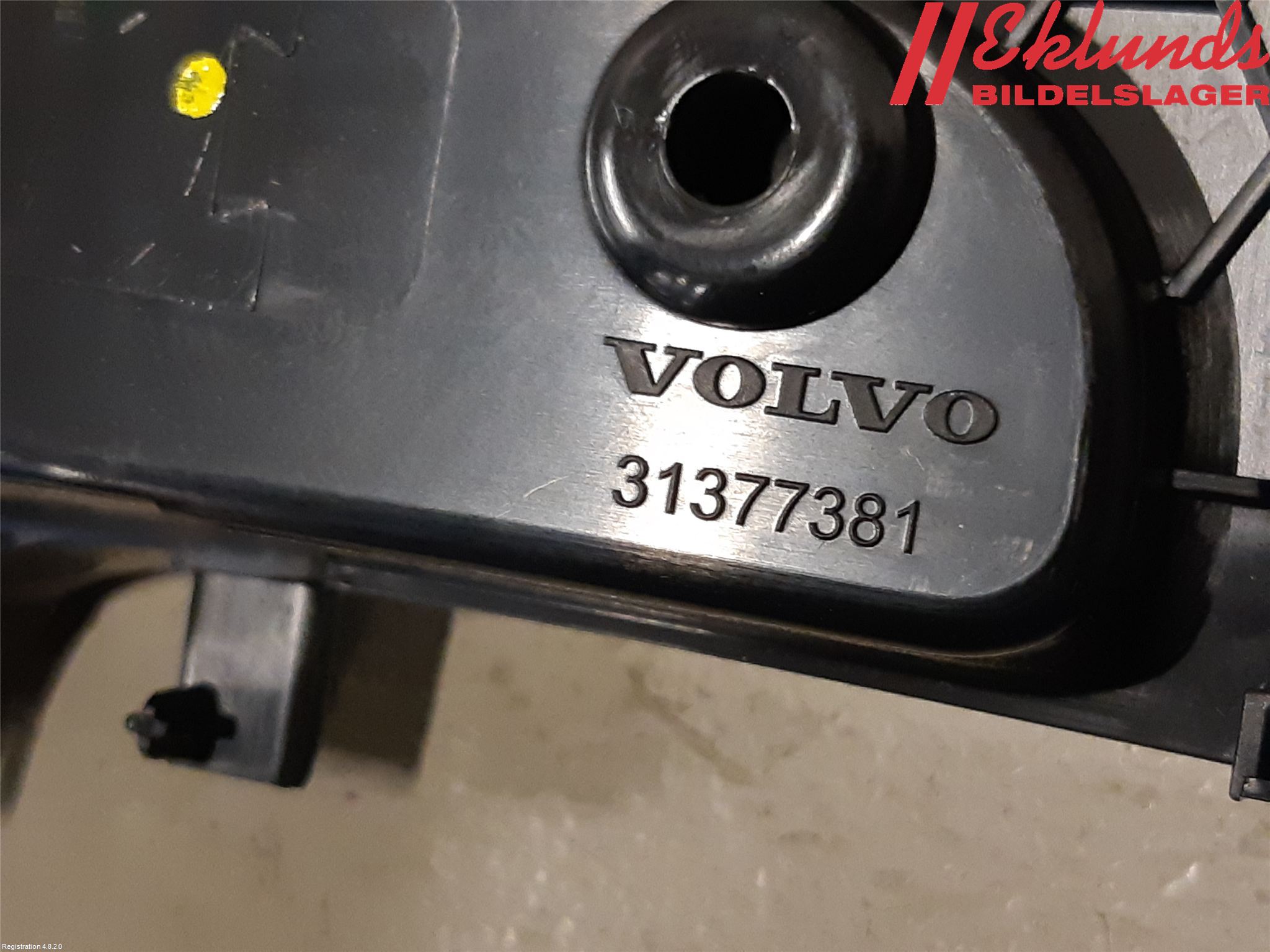 Volvo XC90/RECHARGE 16- Instrumentbräda Förvaringsfack