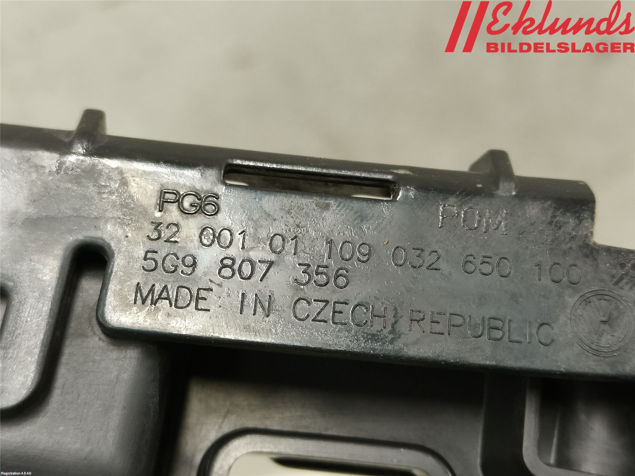 Volkswagen VW GOLF / E-GOLF VII 13-20 Stötfångarfäste Bak Hö